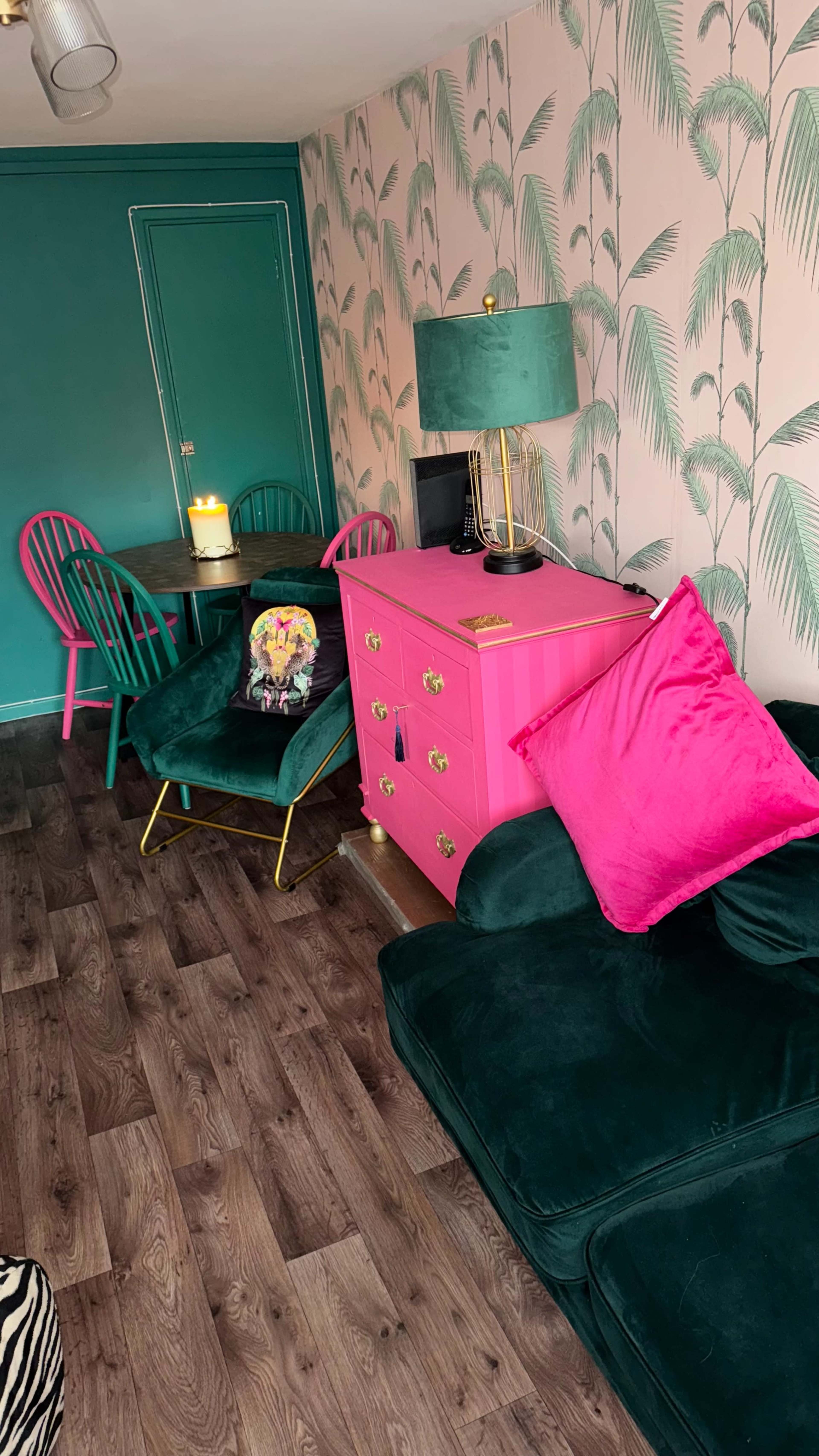 Maximalist Jungle-Meets-Barbiecore Lounge Near London Image in Cheshunt, Hertforshire, ENG