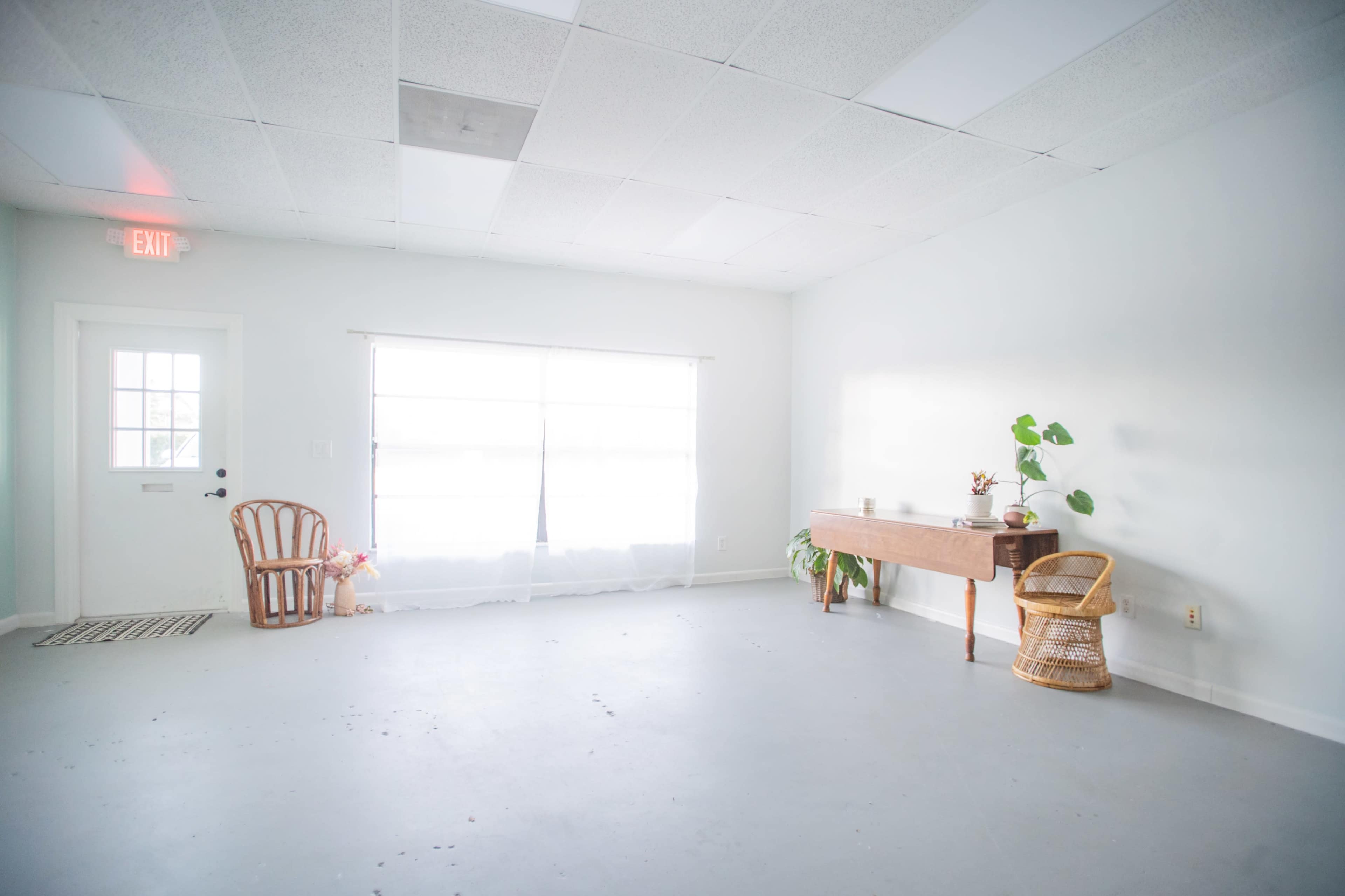 Bright and Airy professional studio space Image in Sebastian, Sebastian, FL