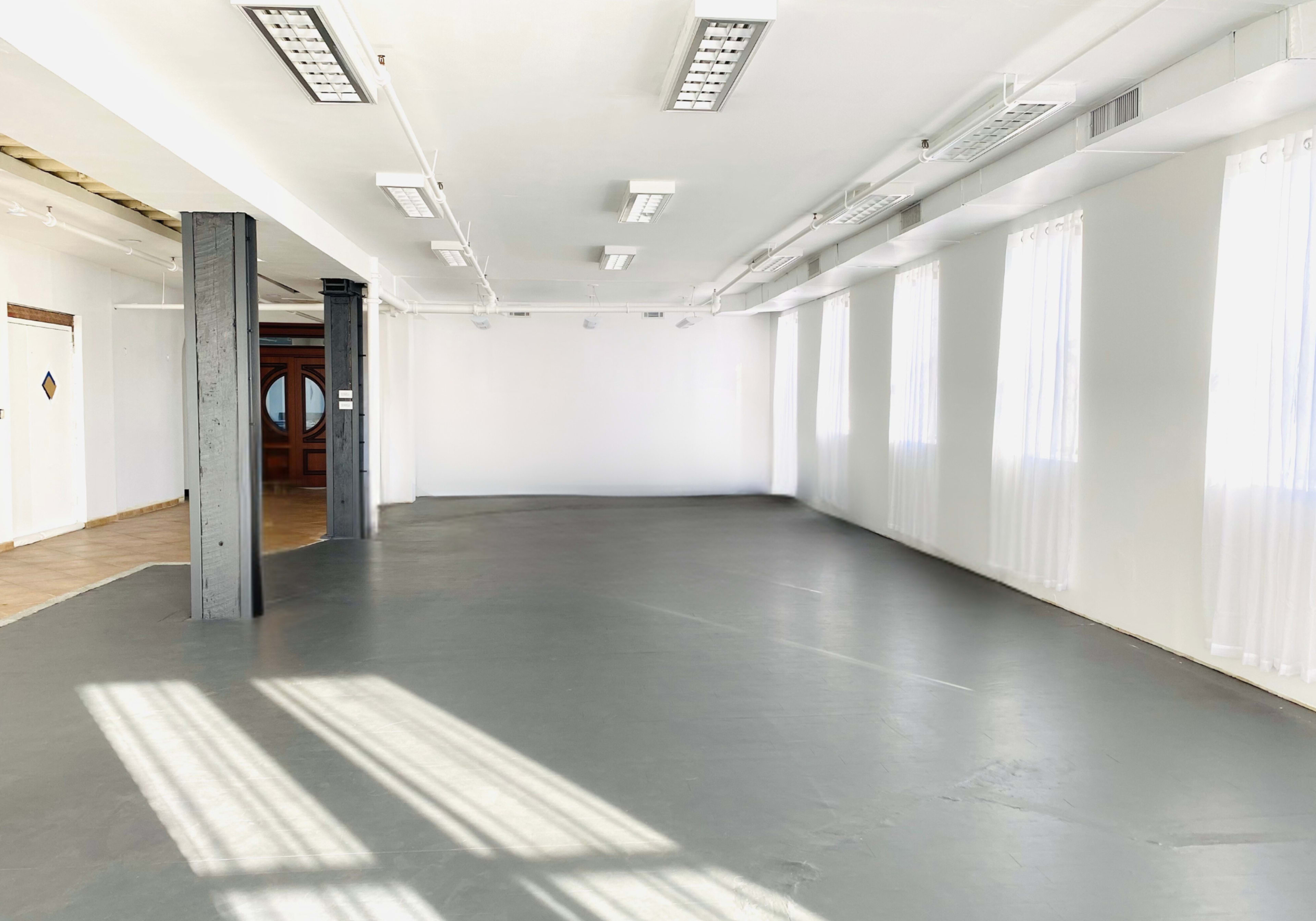 Modern Daylight 3000 sqft Warehouse Loft Image in East New York, Brooklyn, NY