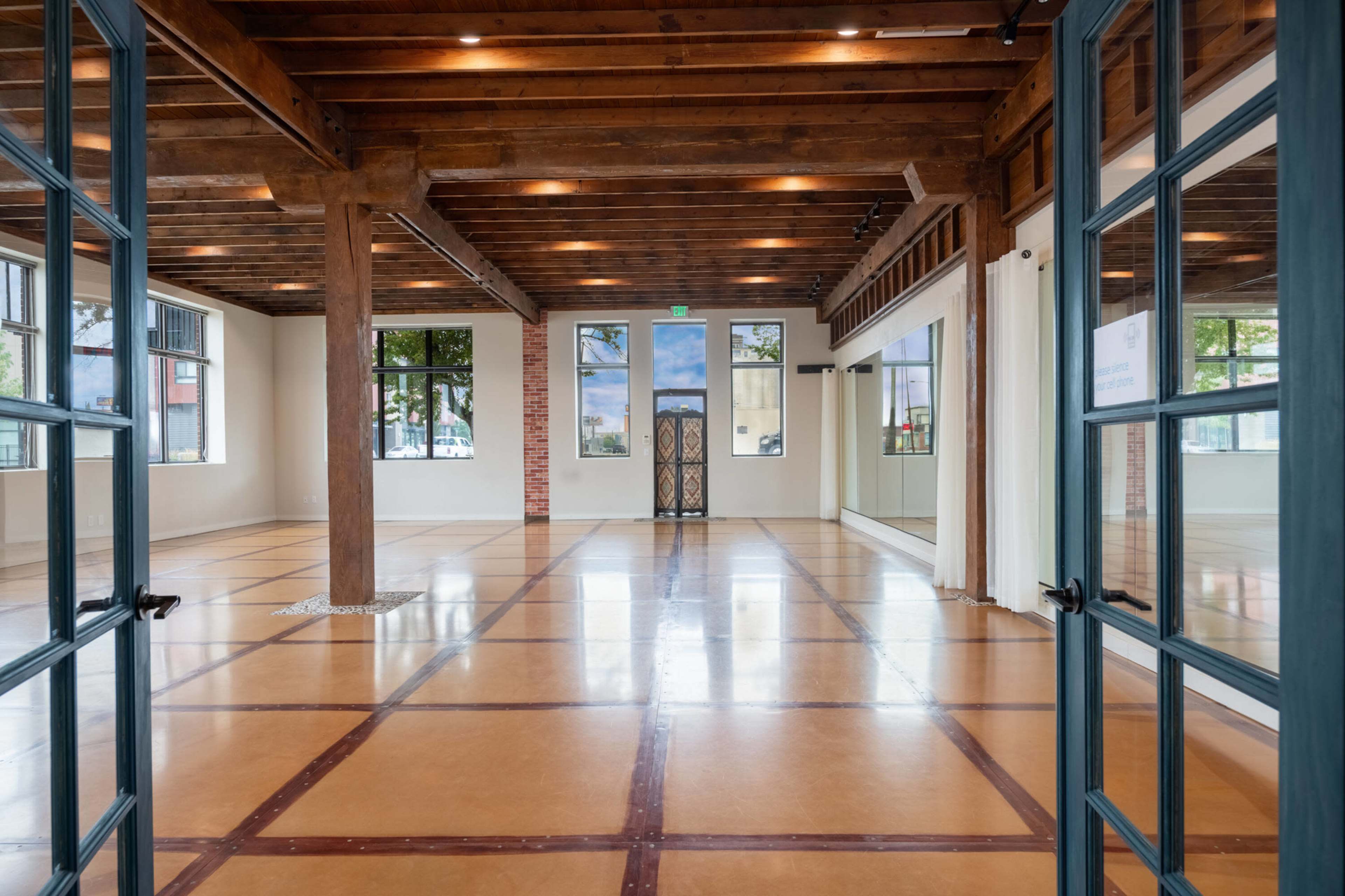 Studio 1 with a versatile masonite floor Image in East Central, Spokane, DE