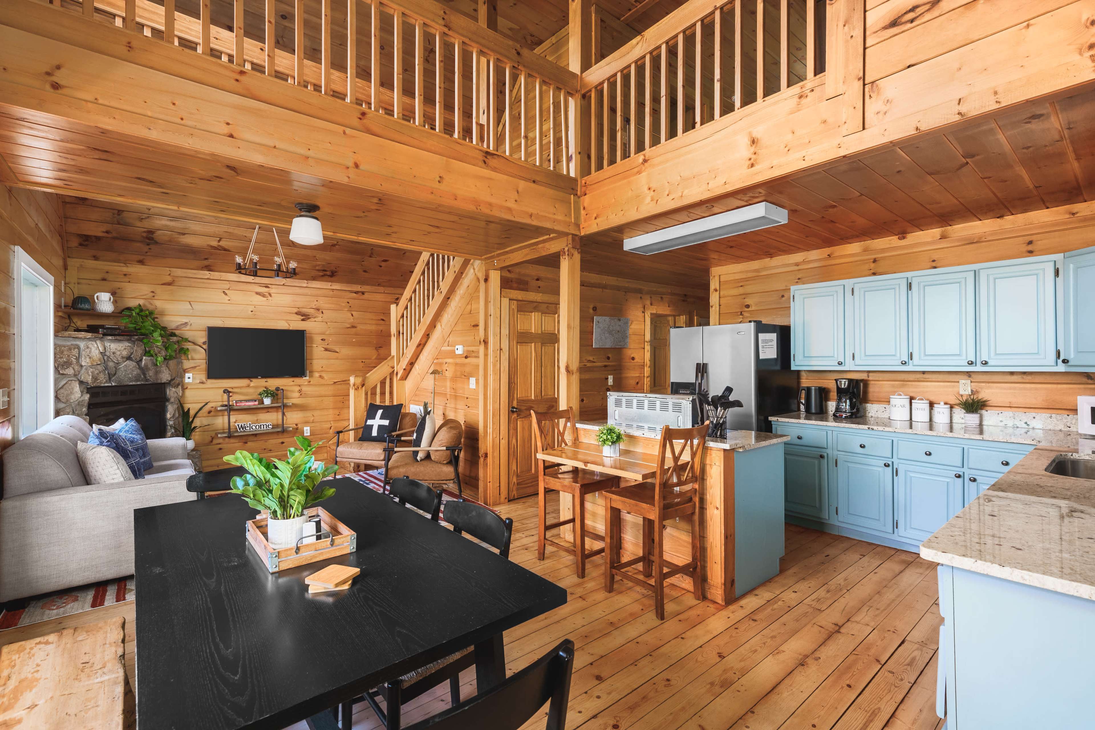 Entire Cabin with a view of the Smoky Mountains Image in , Sevierville, TN