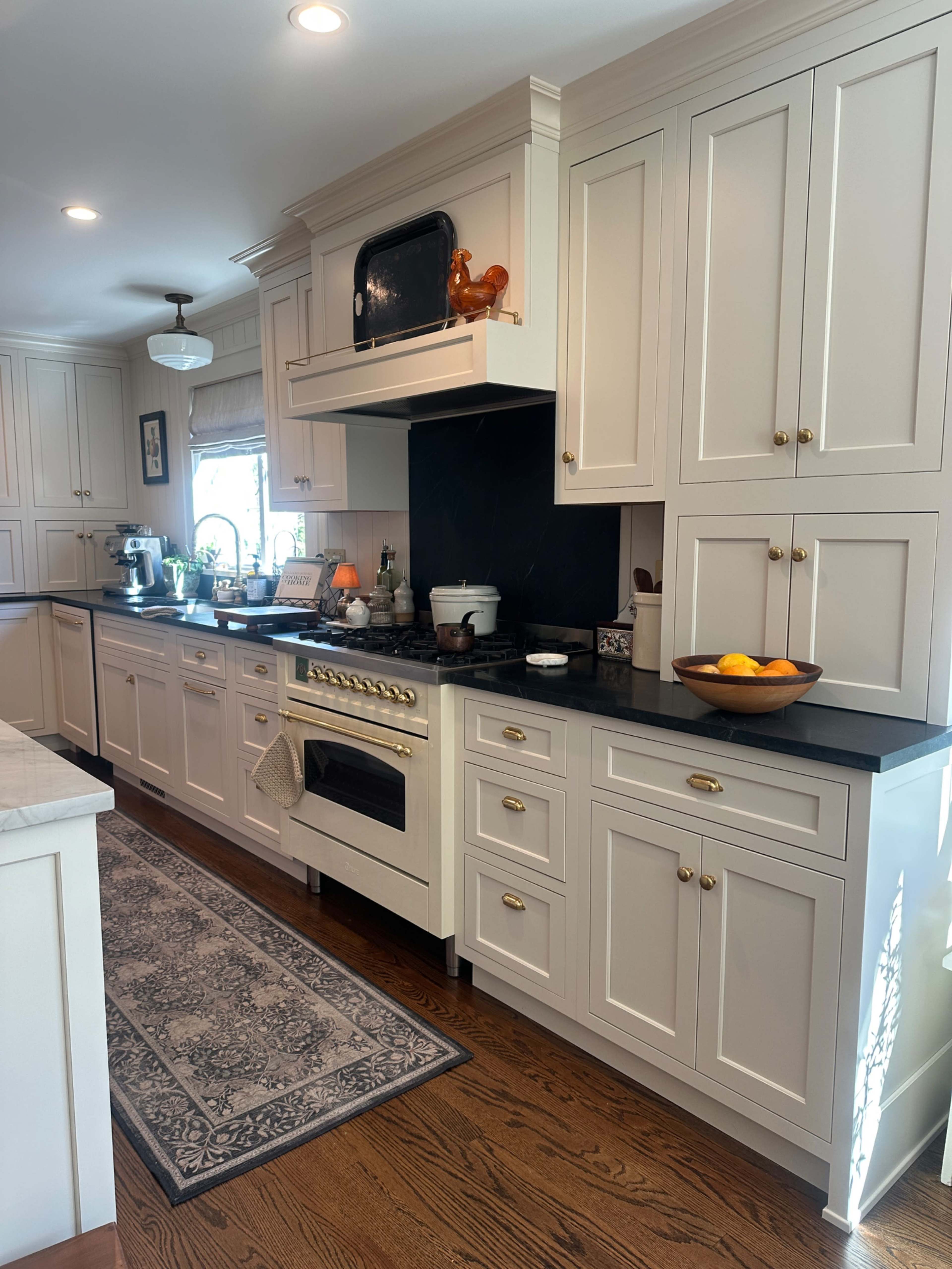 Traditional kitchen cottage in the picturesque town of Clinton Image in Clinton, Clinton, NJ