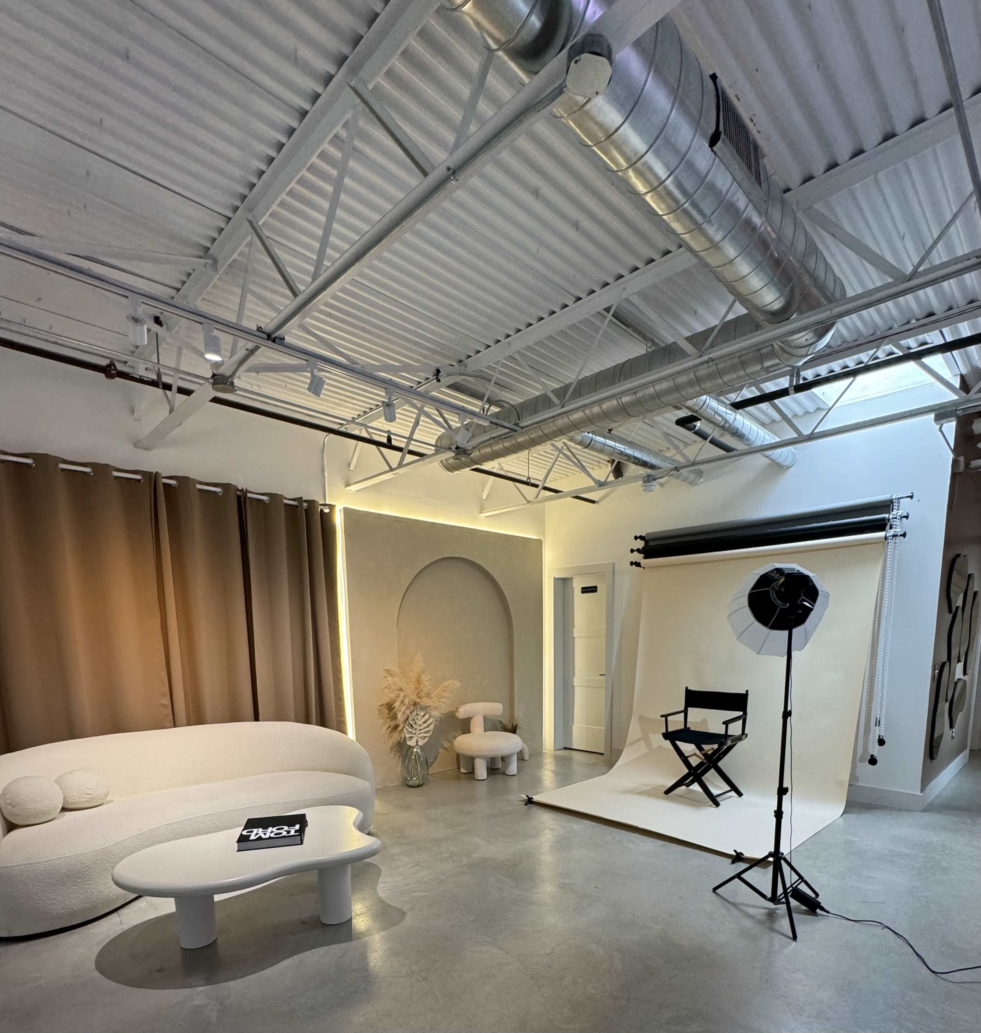Downtown Industrial Creative Loft Image in Jefferson Heights, San antonio, TX