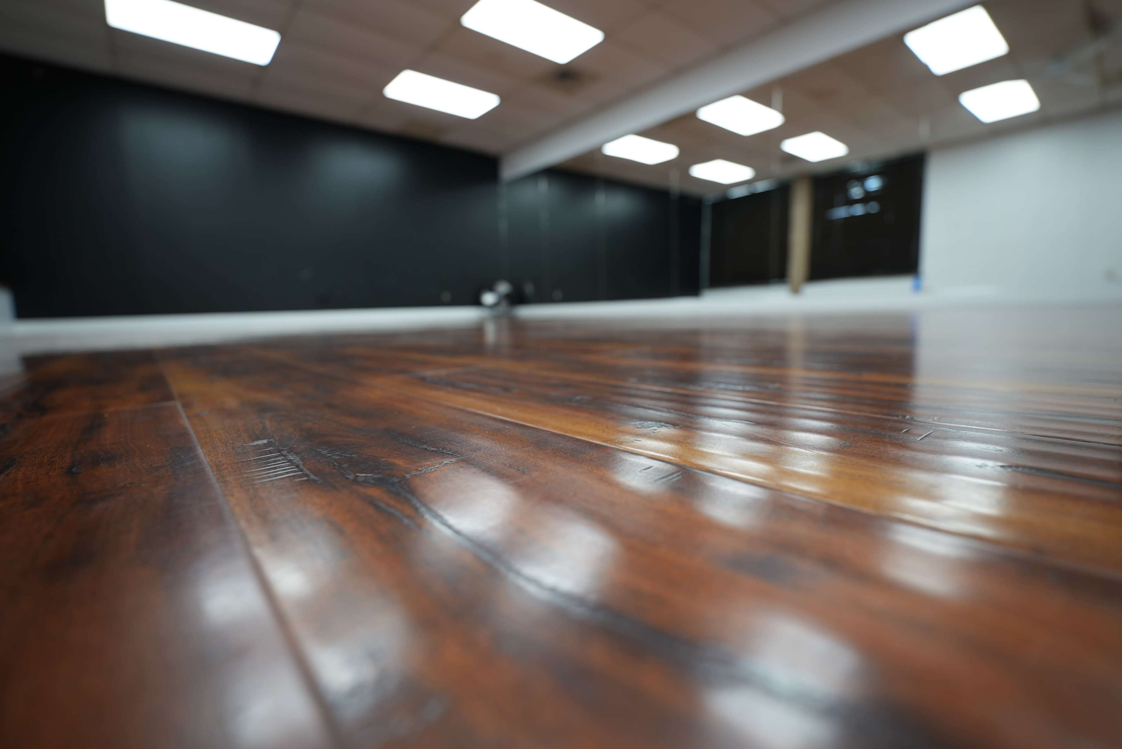 Mirrored Studio with Windows. Hourly Rental Near Addison Dallas Image in Far North Dallas, Dallas, TX