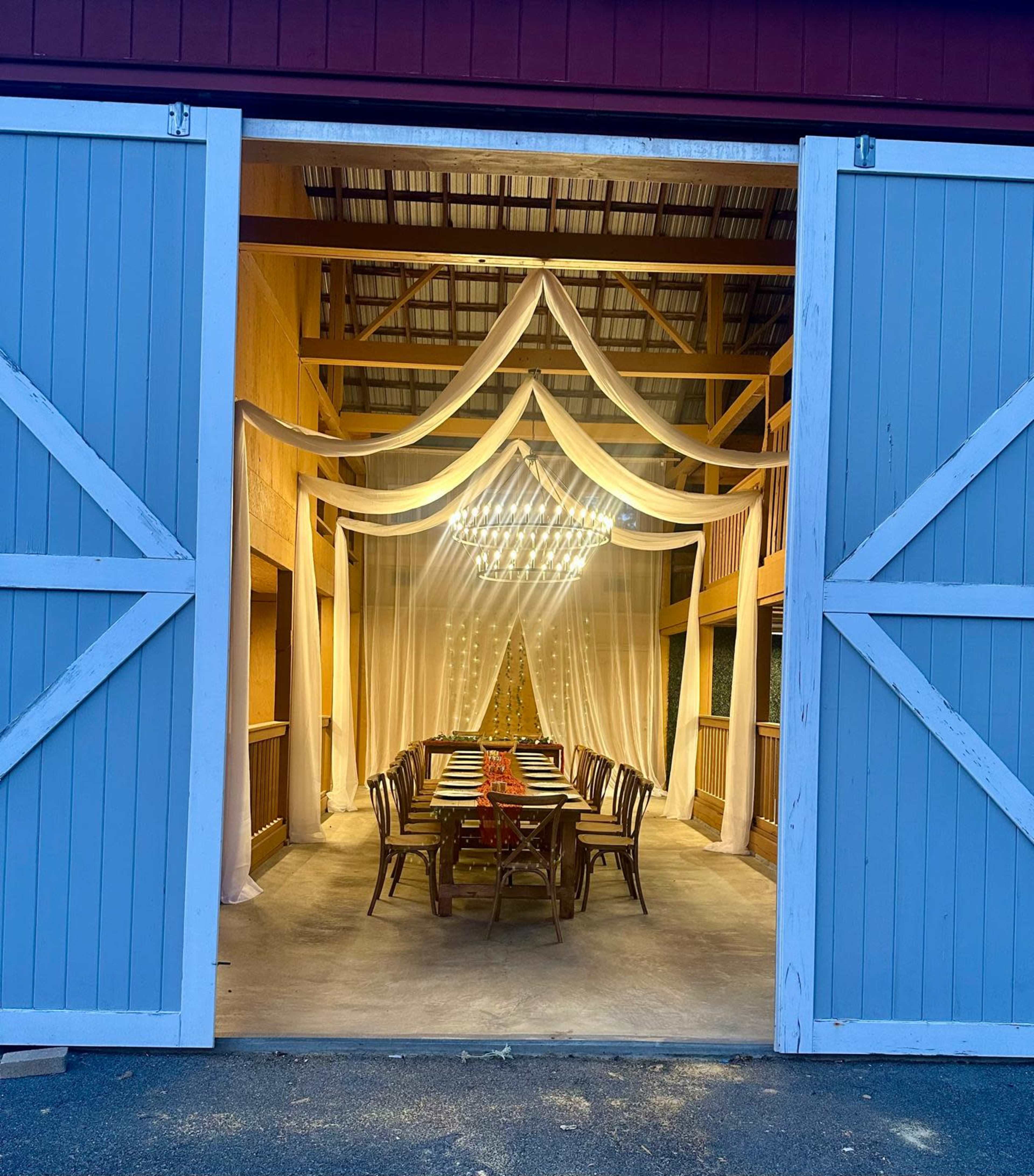 Elegant Barn Loft for Creative Sessions, Content & Private Dinners Image in Damascus, Damascus, MD