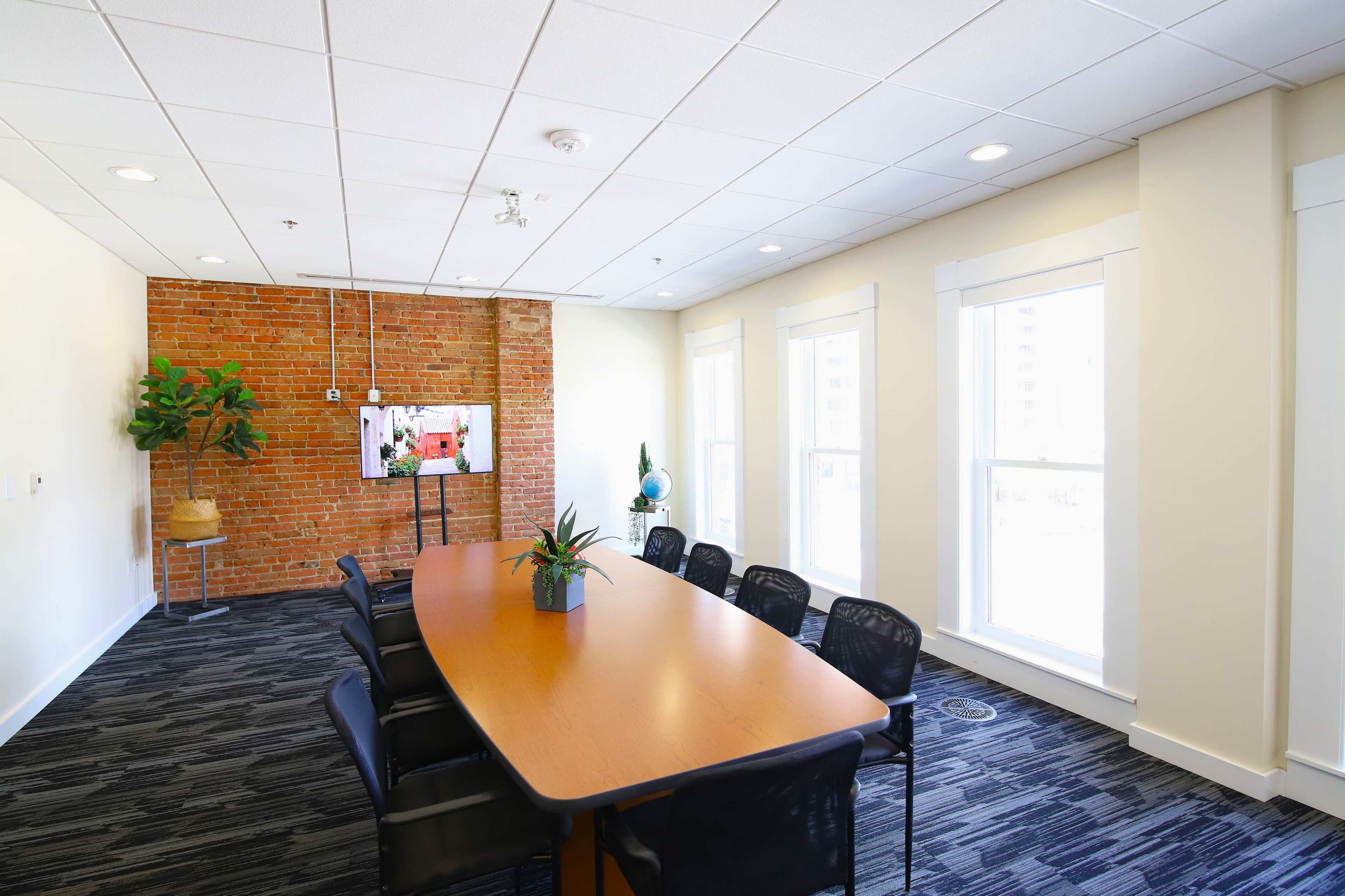 Broadway Meeting Room Image in Central, Denver, CO
