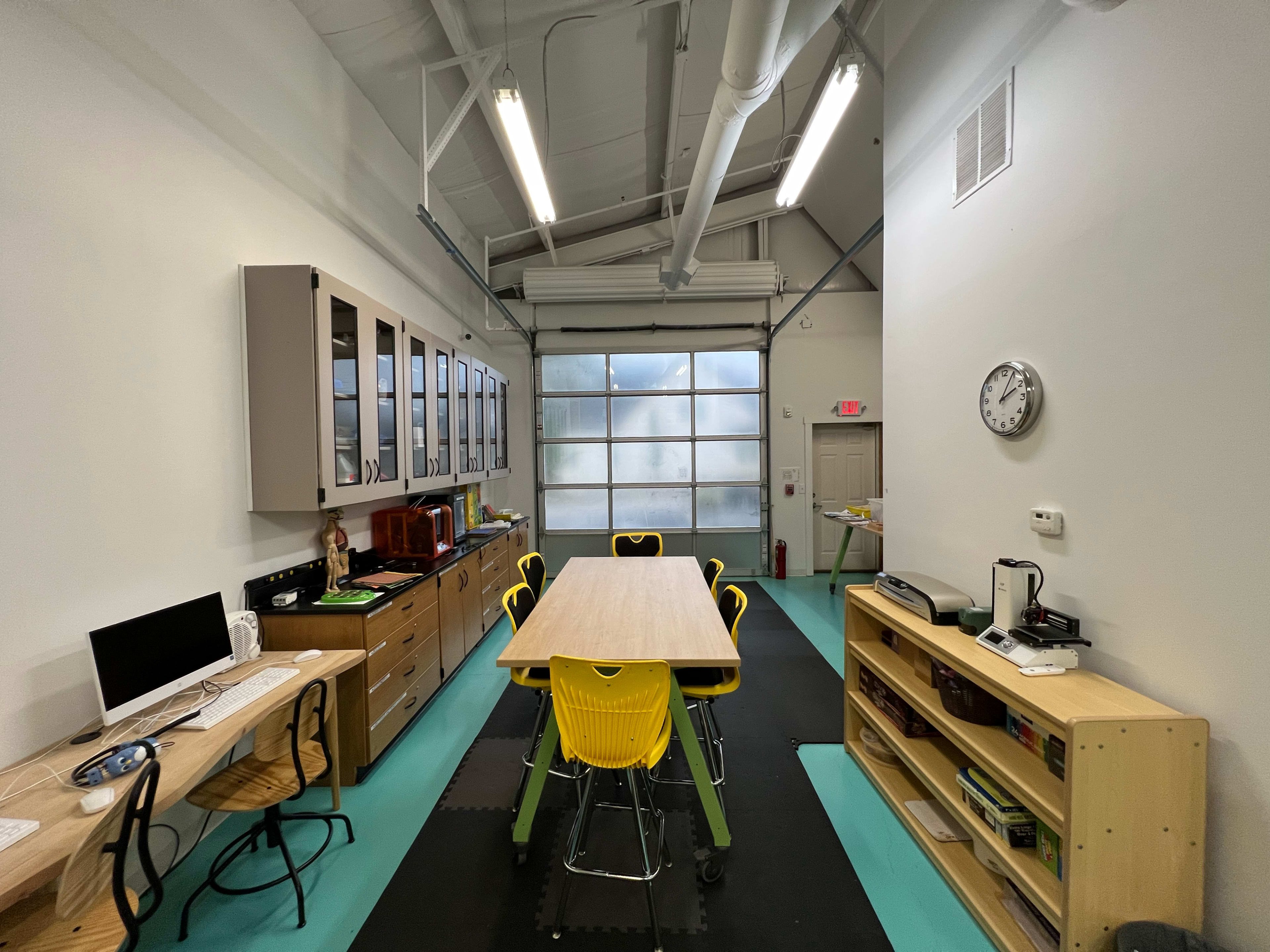 Creative Studio and Workshop Space with Green Screen and Workstations Image in Smyrna, Smyrna, GA