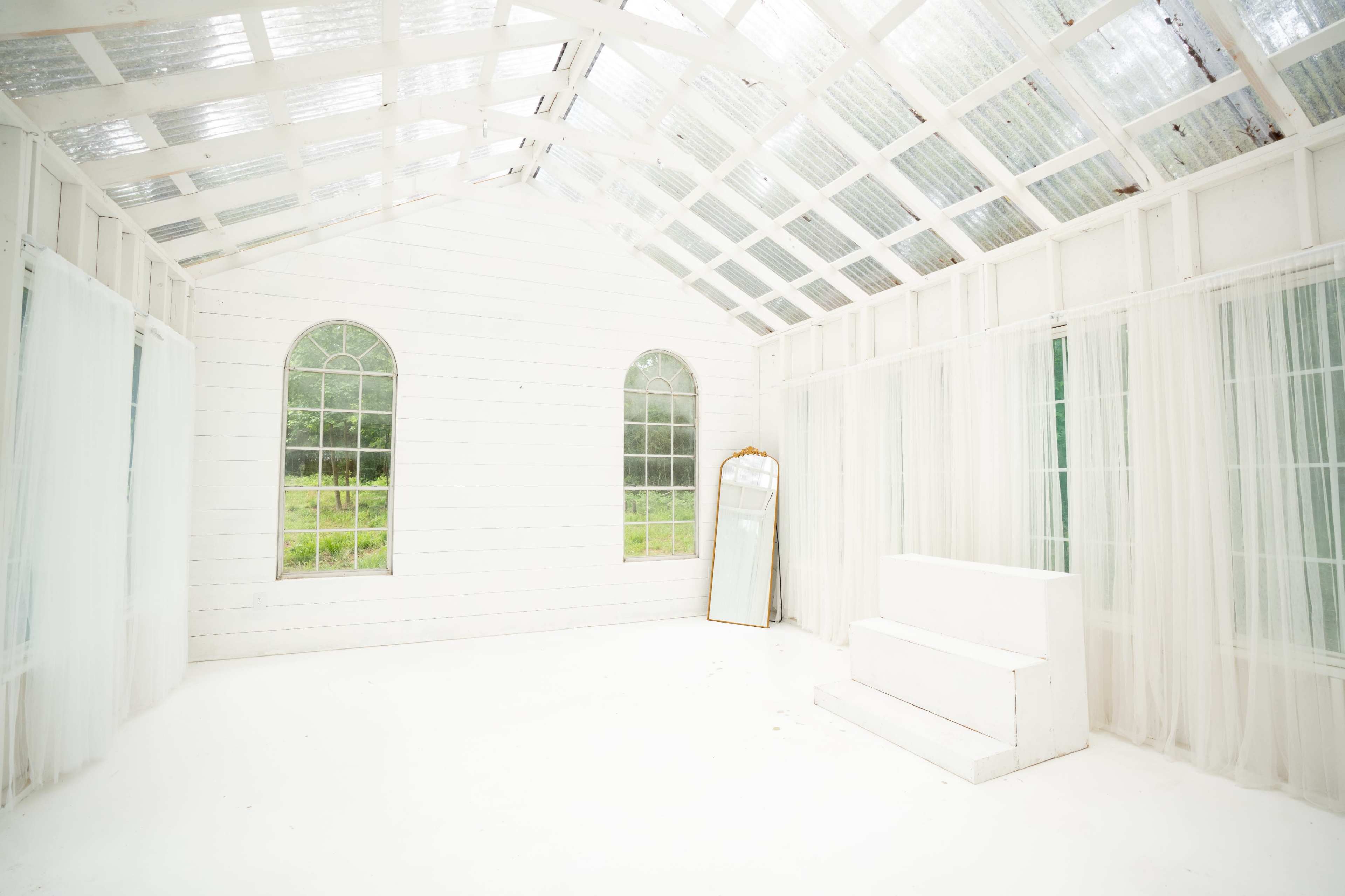 Natural Lighting Outdoor Greenhouse Image in , Montgomery, TX