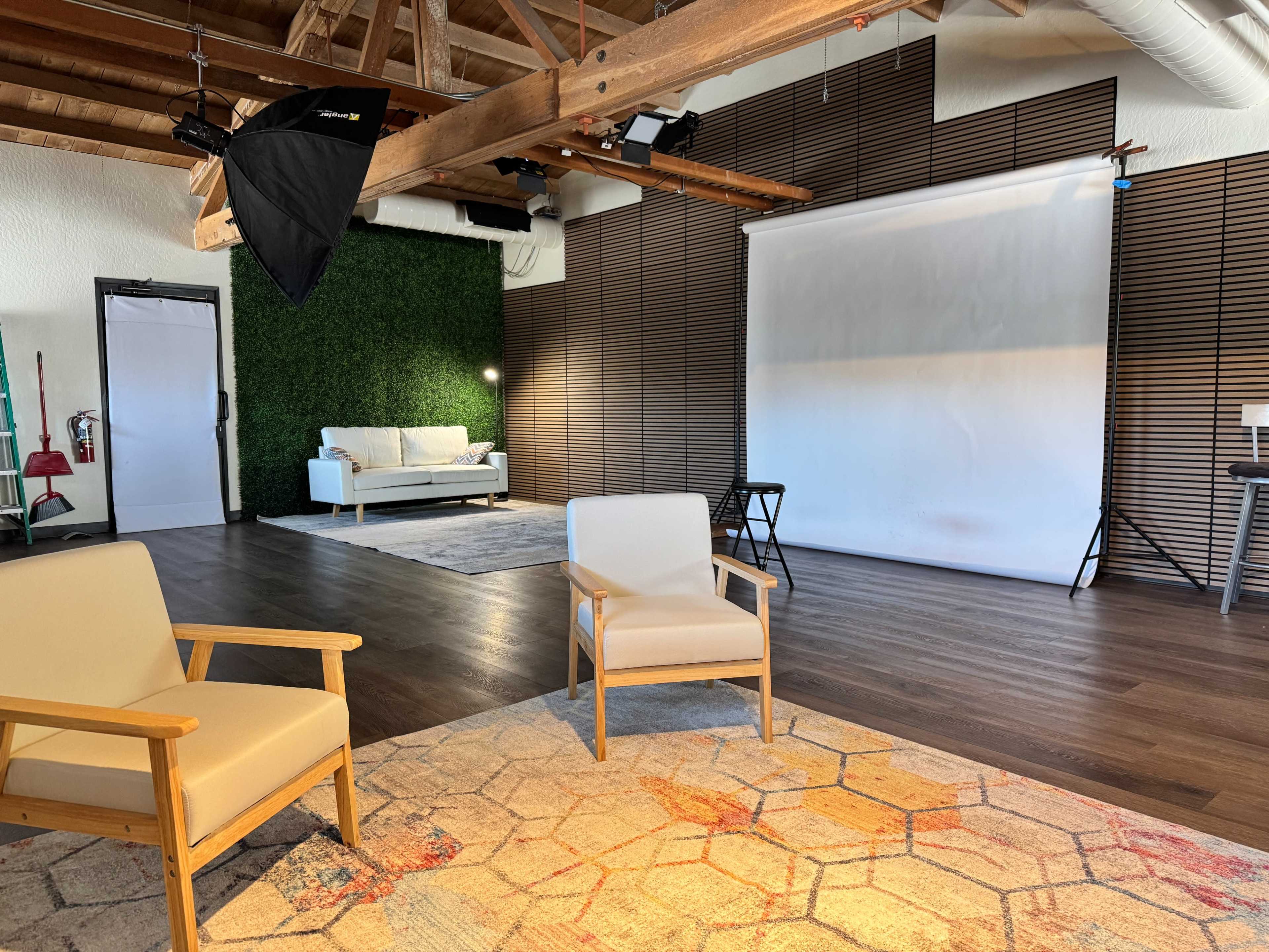 700 sq/ft open space Photo Studio Image in Central San Jose, SAN JOSE, CA