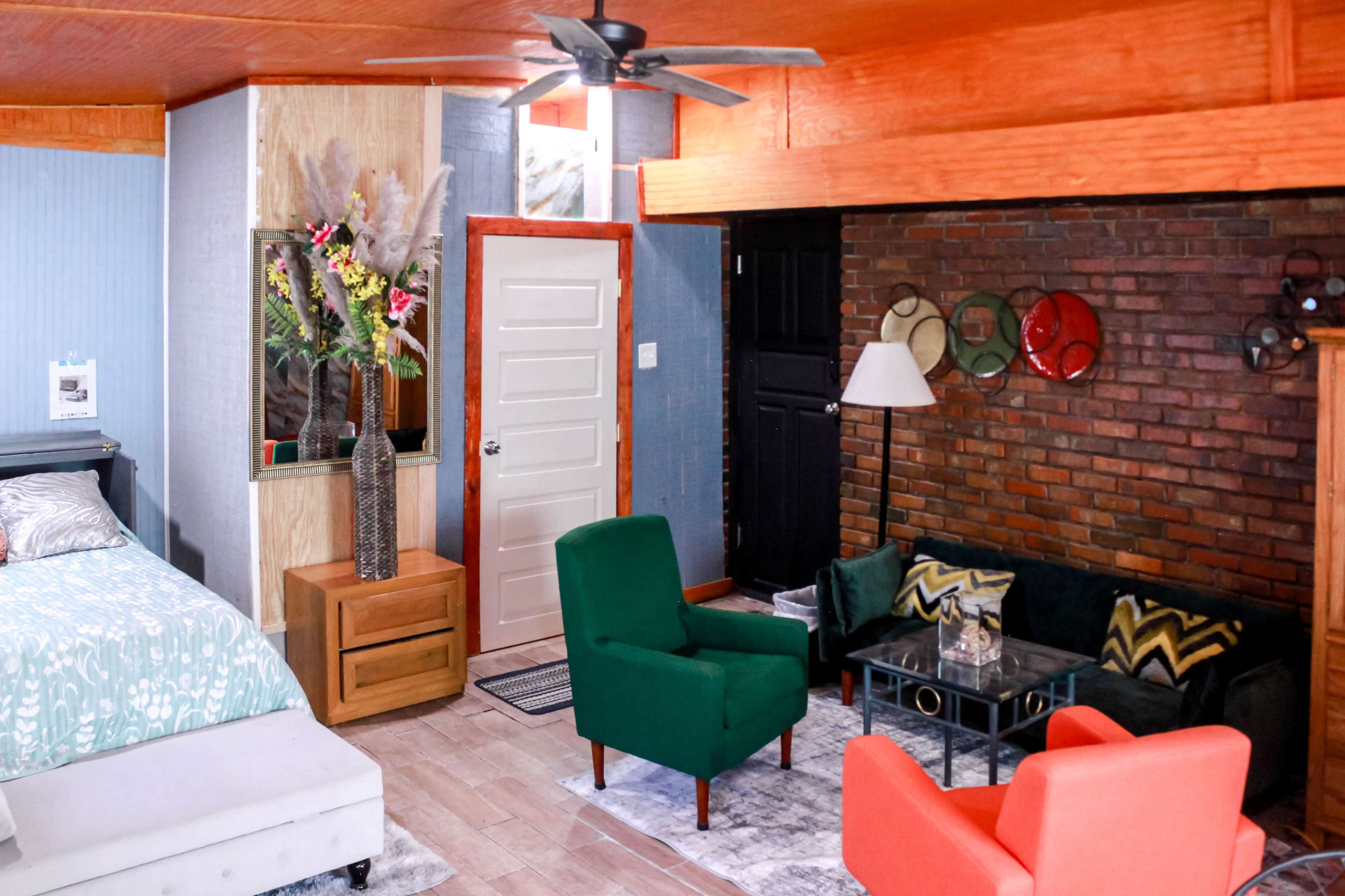 Kings Resort with breath taking views Image in Cliftondale, Atlanta, GA