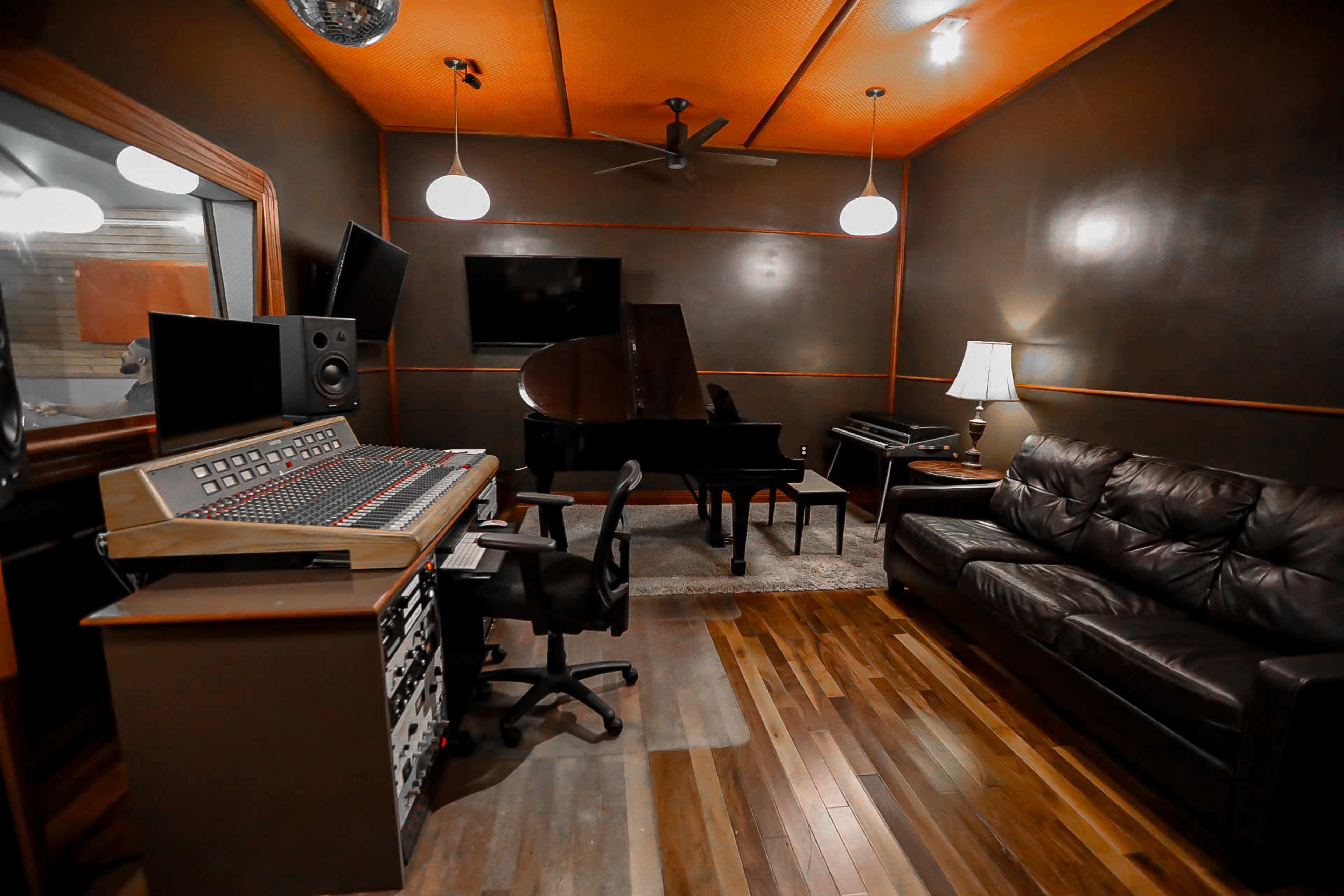 Classic New Orleans Pro Recording Studio Image in Pines Village, New Orleans, LA