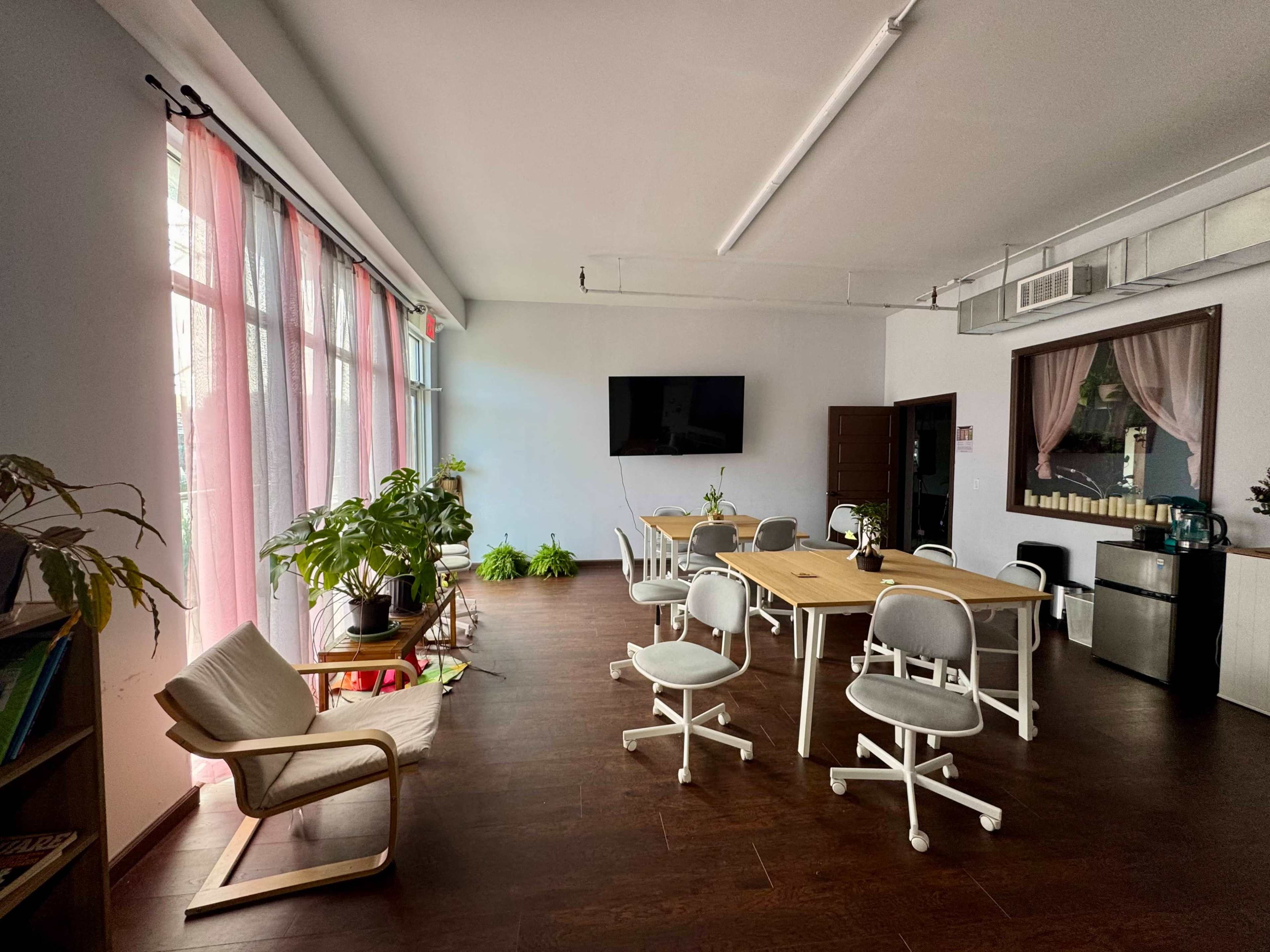 Beachside Wellness Studio with Three Versatile Rooms Image in Rockaway Park, Rockaway Park, NY