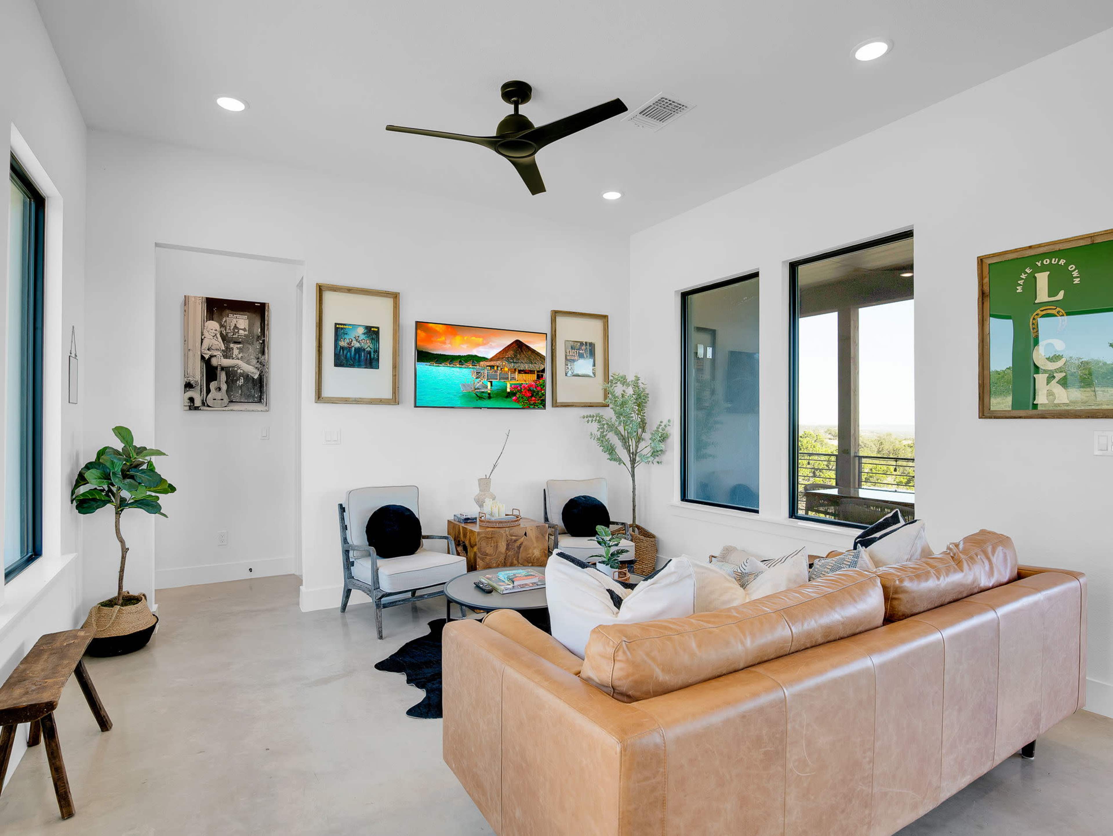 Modern Texas Hill Country Cabin with Breathtaking Views Image in , Kendalia, TX