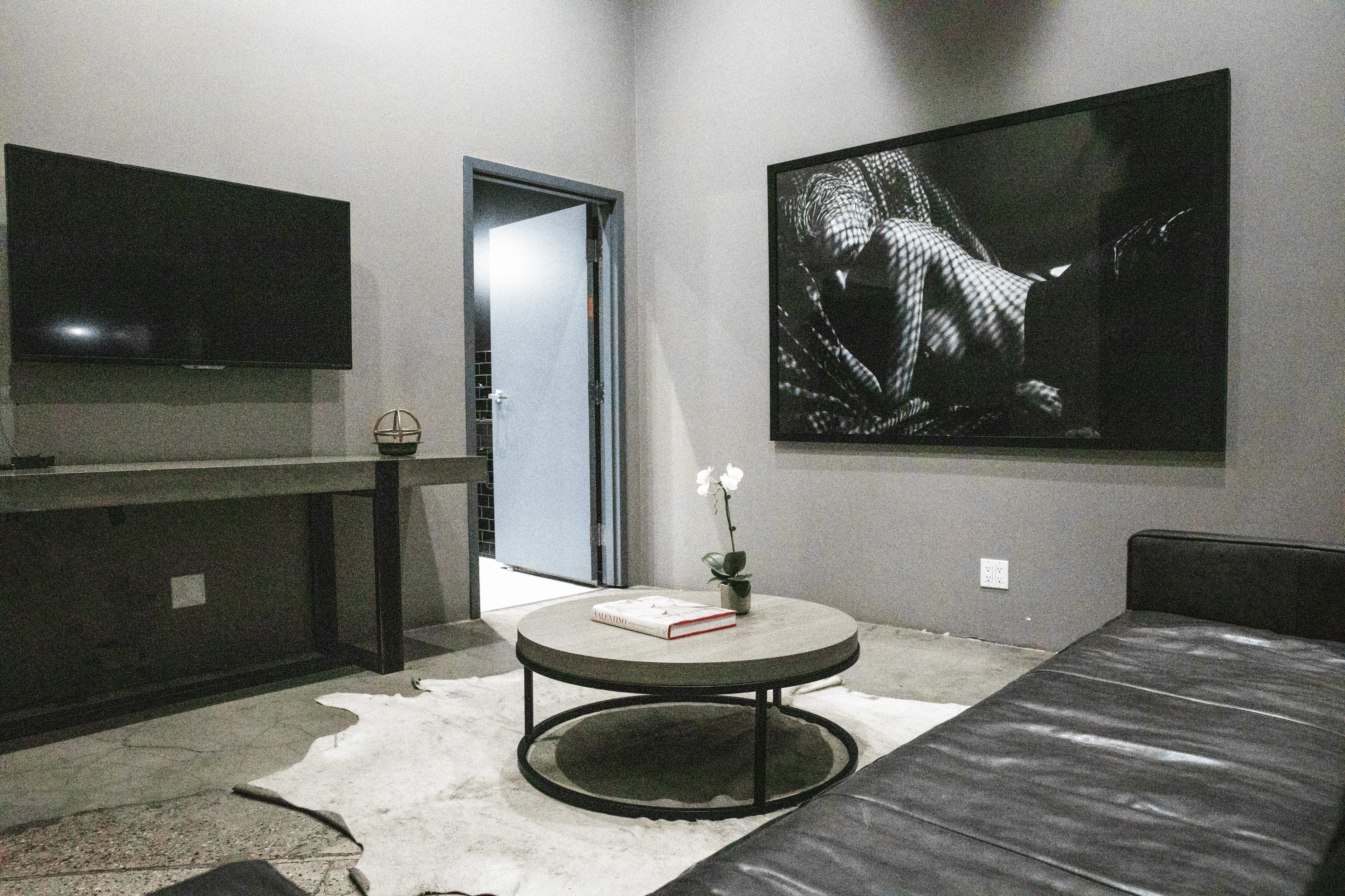 STAGE 1 - 4,000+ Sq.Ft. Studio Image in Boyle Heights, Los Angeles, CA