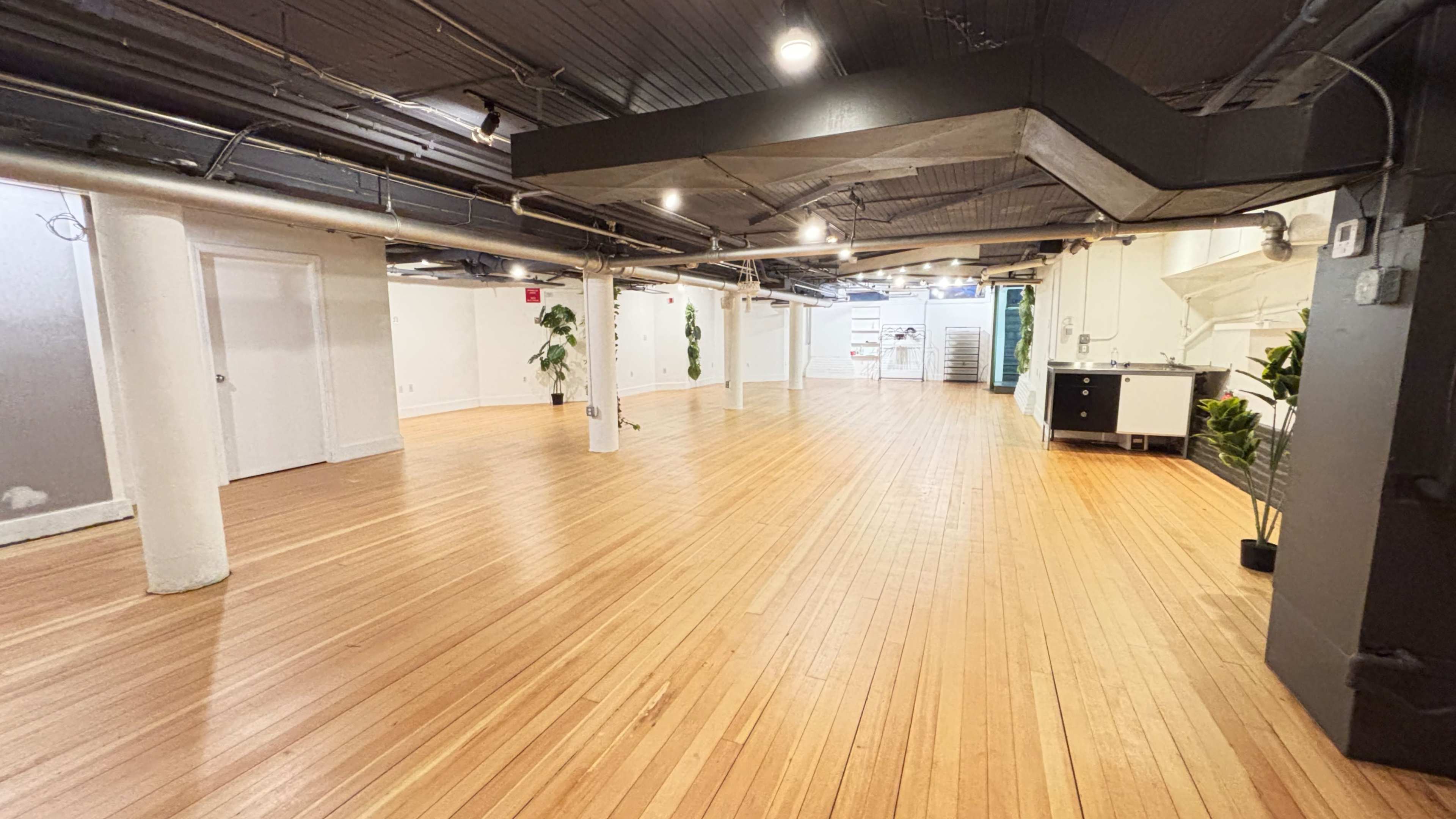 Multipurpose, Spacious & Serene Studio in Boston Image in Leather District, Boston, MA