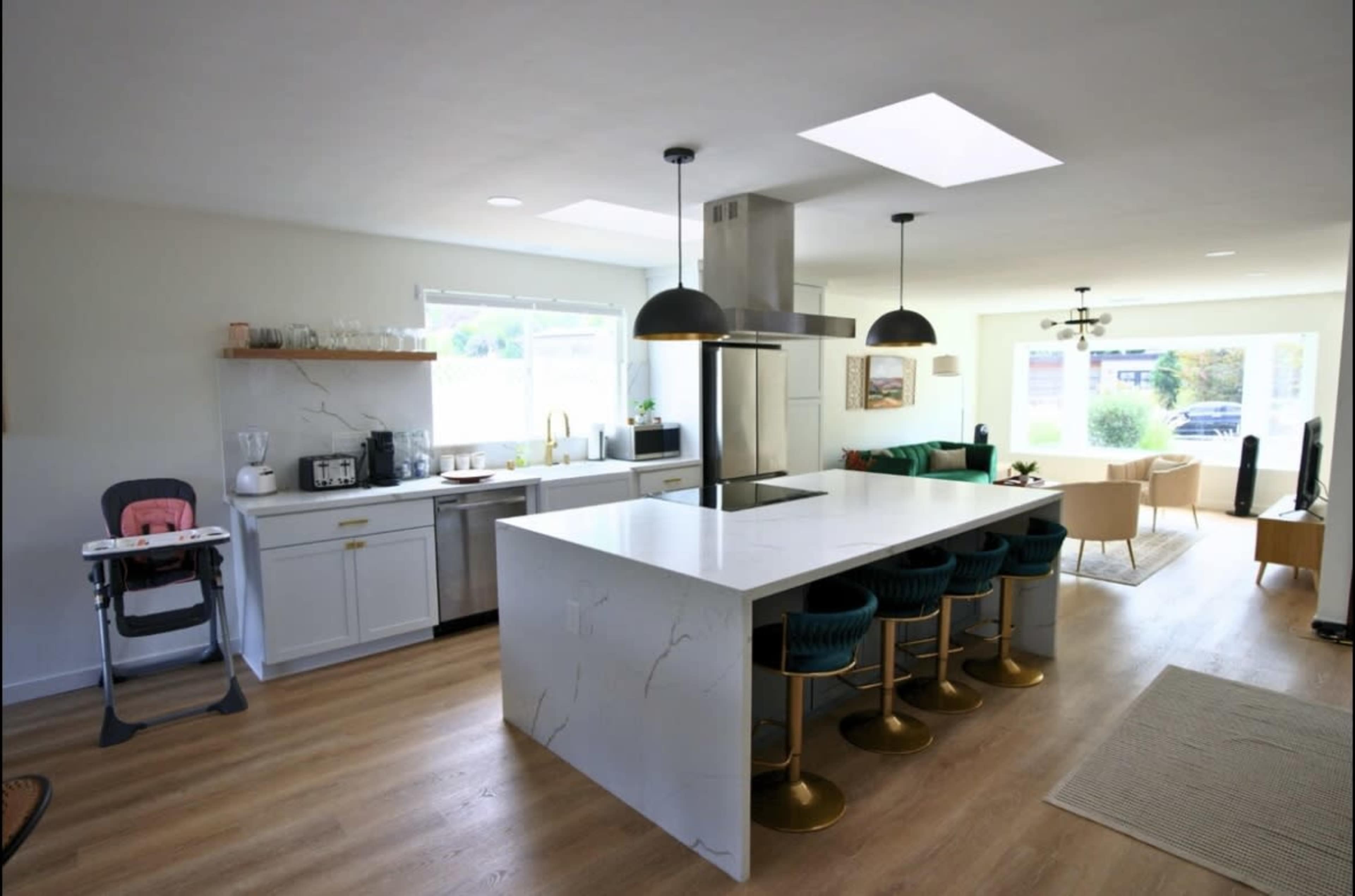 Versatile Event & Production Space w/ Designer Interiors + Backyard Views Image in Allied Gardens, San Diego, CA