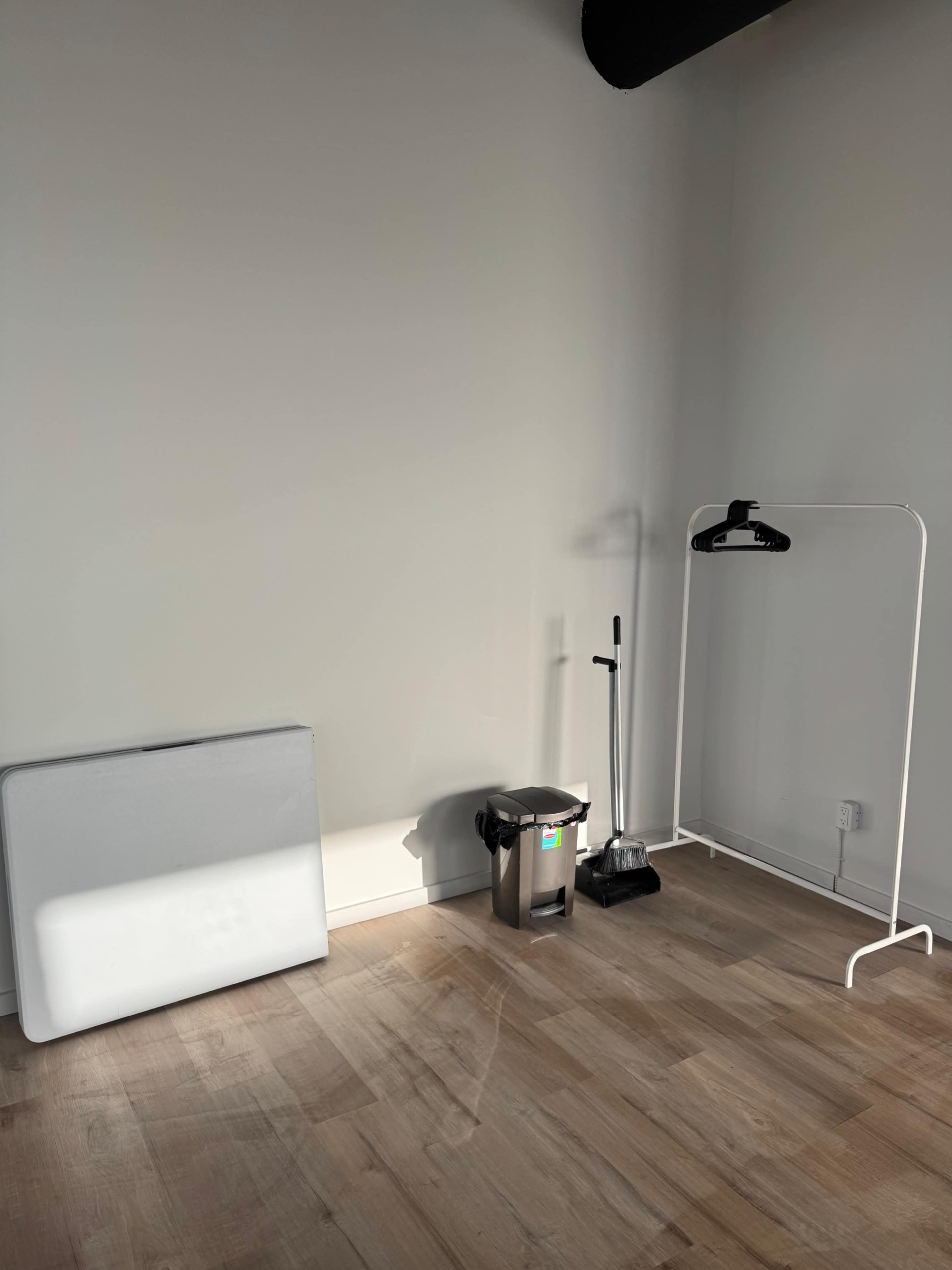 Modern 1000 sq ft Studio in the Heart of Langley – Perfect for Events, Classes & Photoshoots Image in Langley, Langley, BC