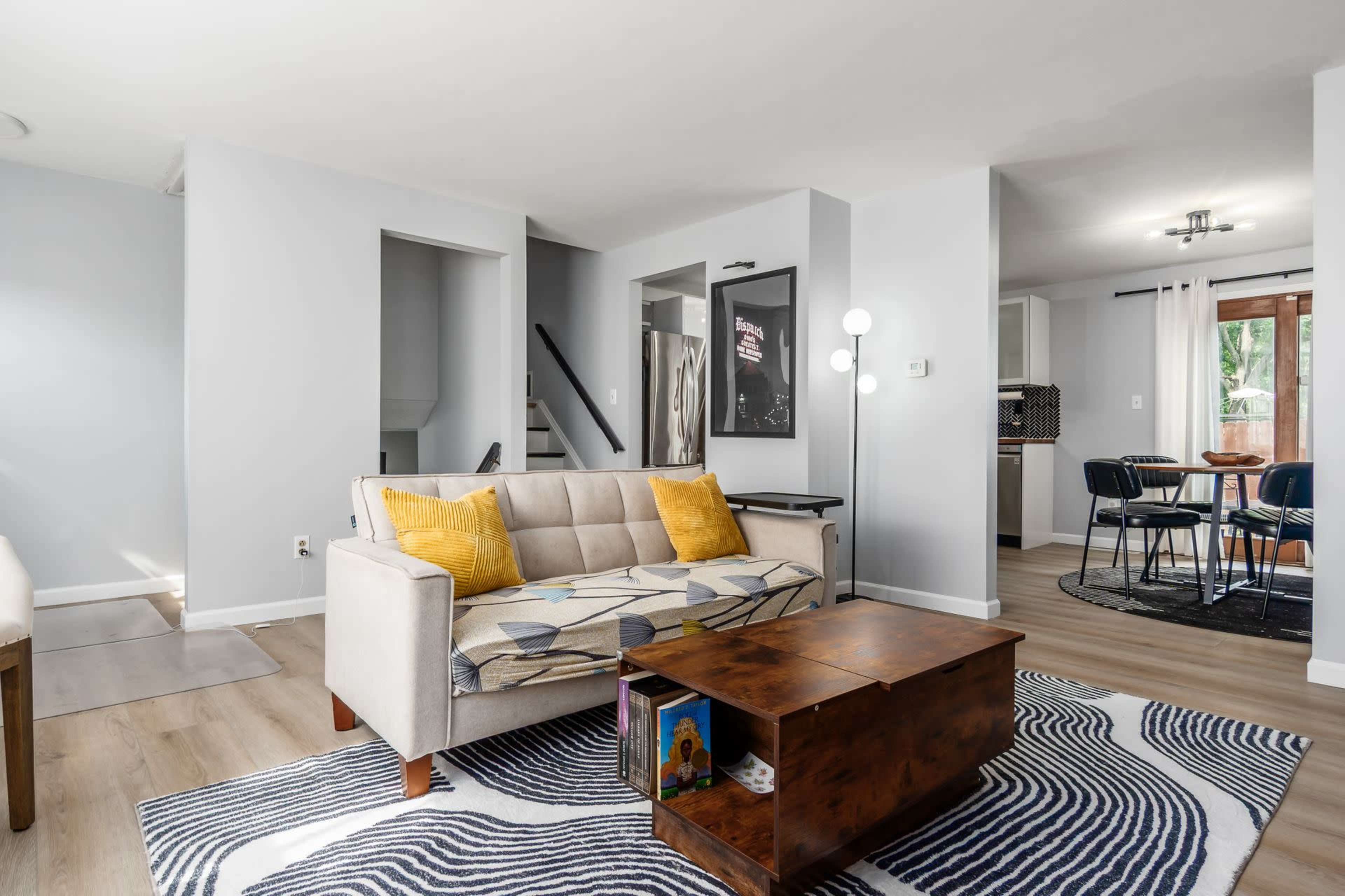 Modern, Stylish Home with 4 Bedrooms & Outdoor Patio Image in South Columbus, Columbus, OH