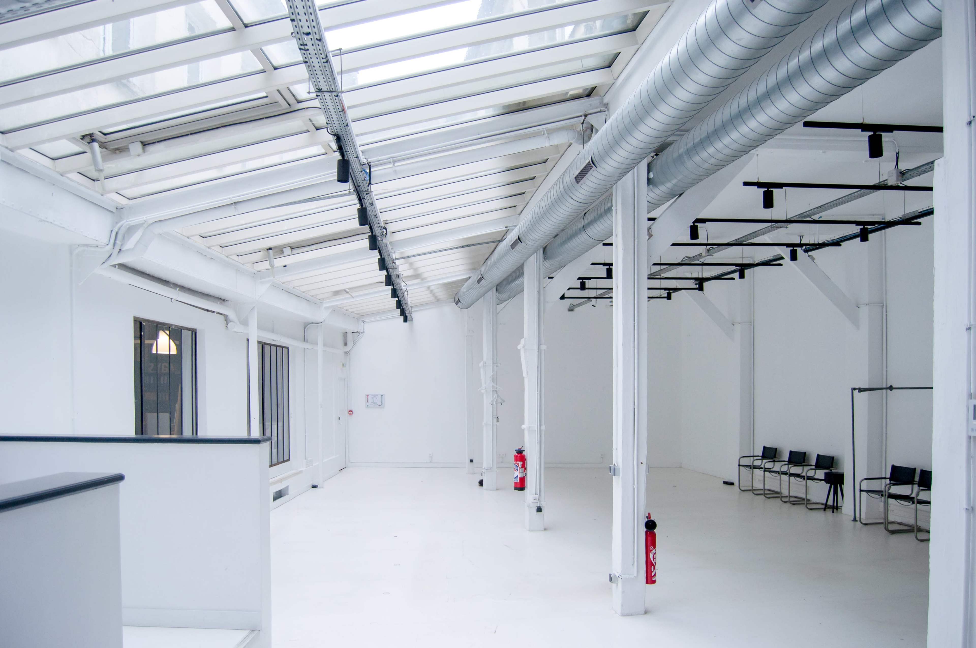 Showroom lumineux, de + de 200m², au cœur du quartier vibrant du 11ème arrondissement. Image dans Saint-Ambroise, Paris, 