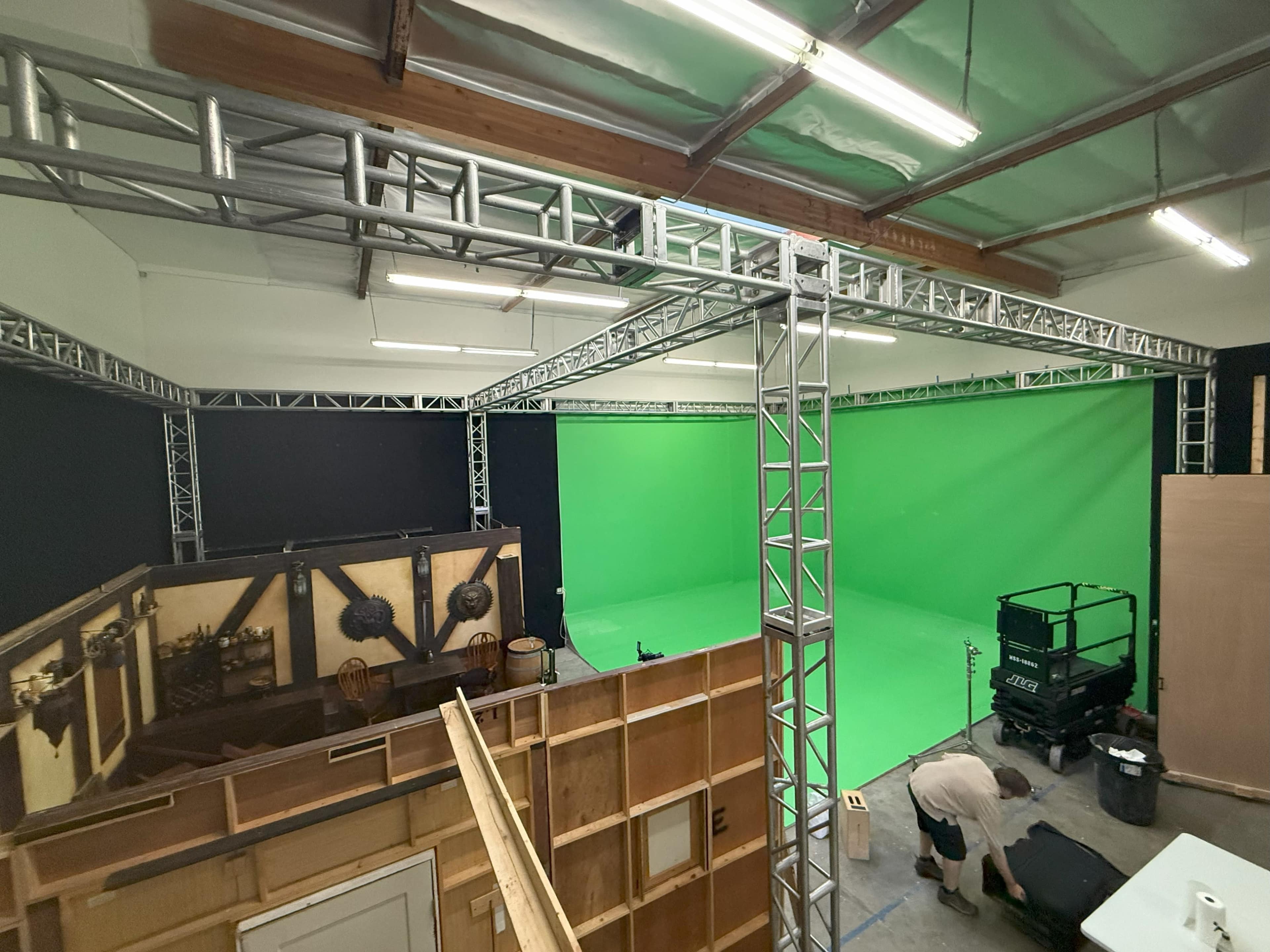 Large Green Screen in the South Bay Image in Pueblo, Torrance, CA
