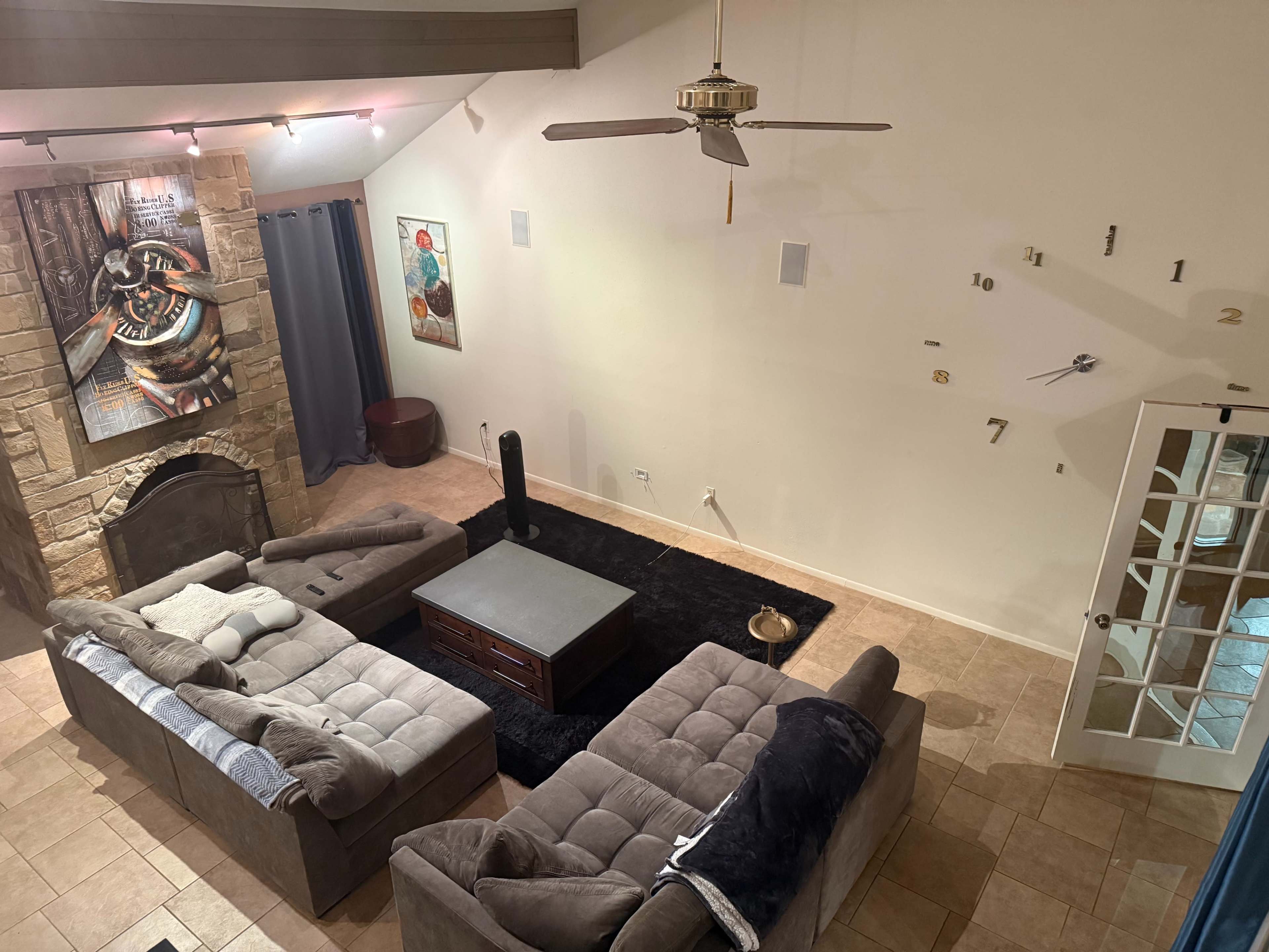 Retro-modern space with a sexy 80's vibe Image in Eldridge / West Oaks, Houston, TX