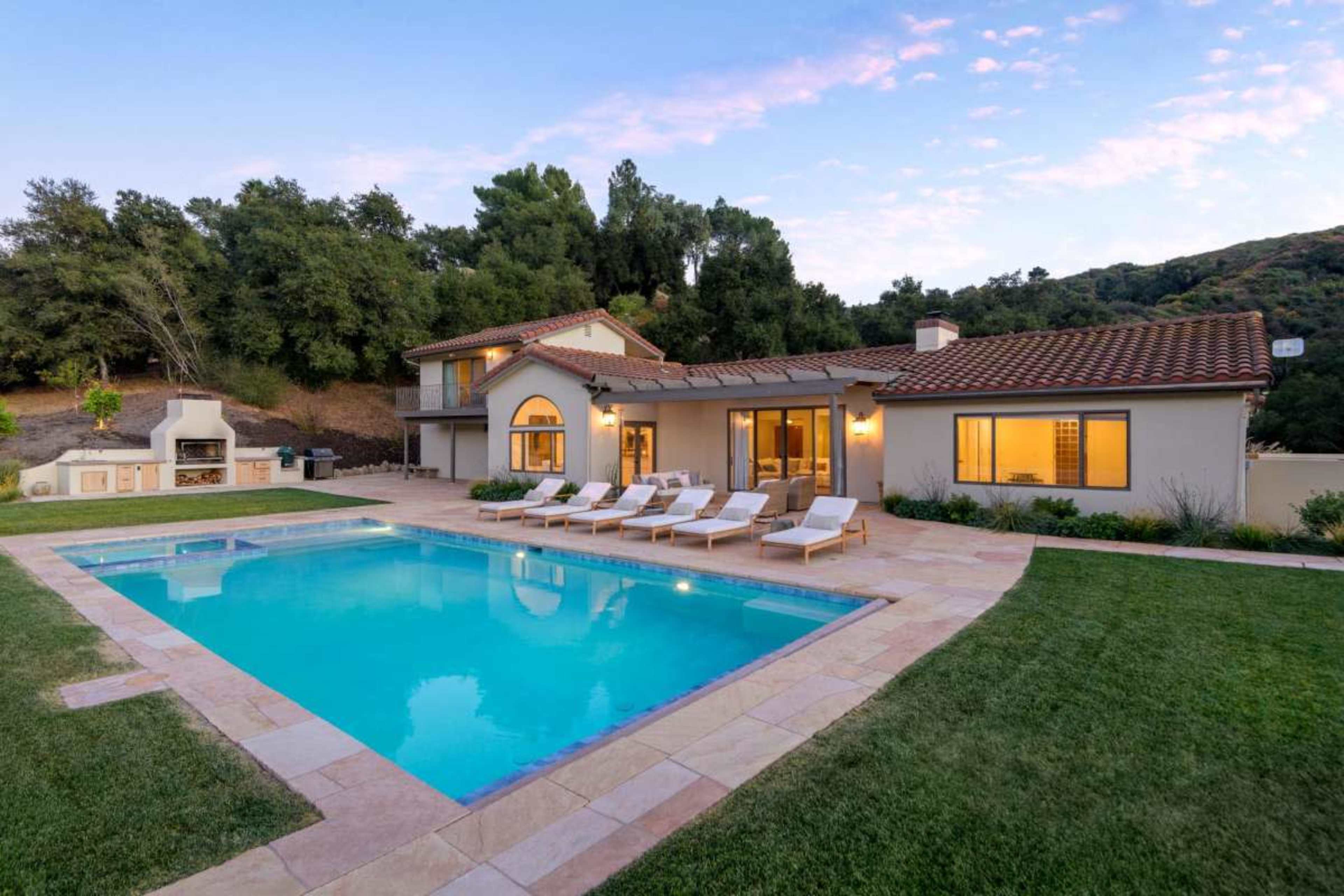 Iconic Views from an Ojai Retreat Image in , Ojai, CA