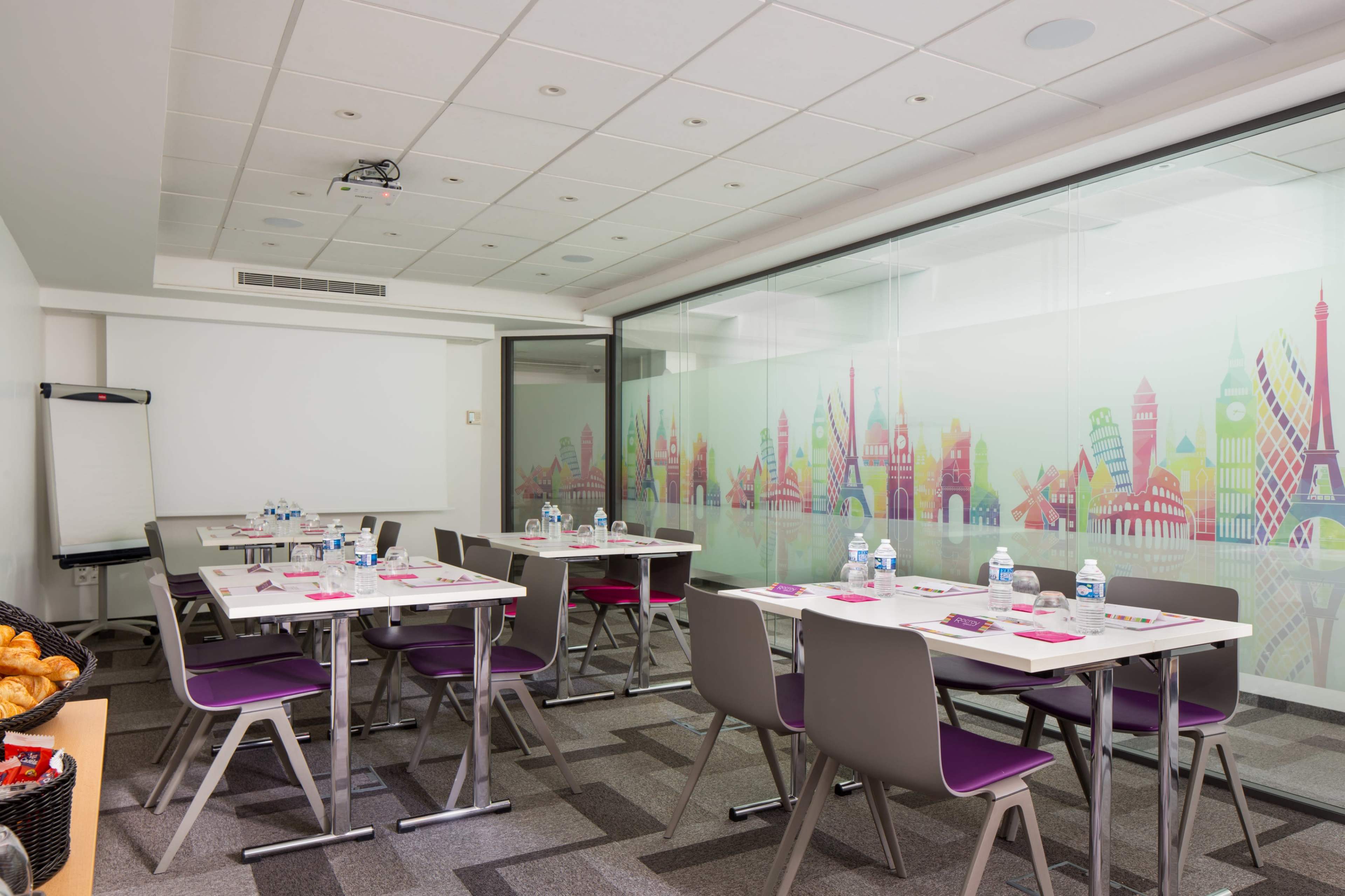 Salle HOPPER Image in St Vincent de Paul, Paris, 