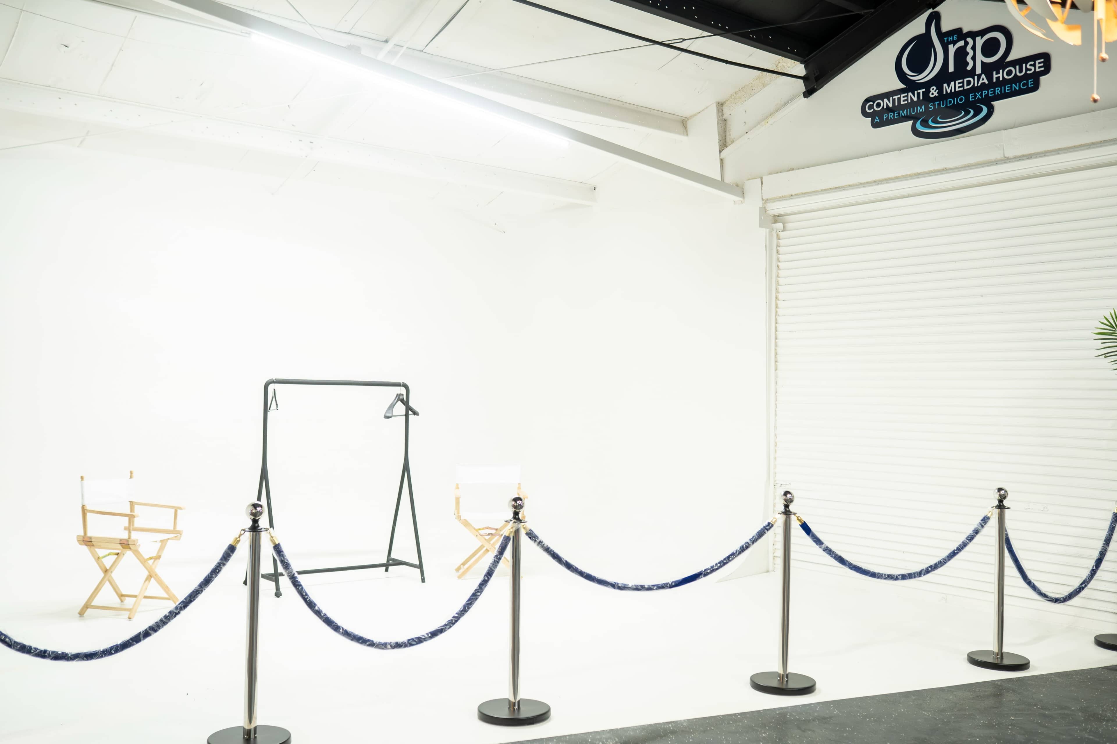 Multi-Set Photo/Video Production Warehouse- Arlington, Tx Image in East Arlington, Arlington, TX