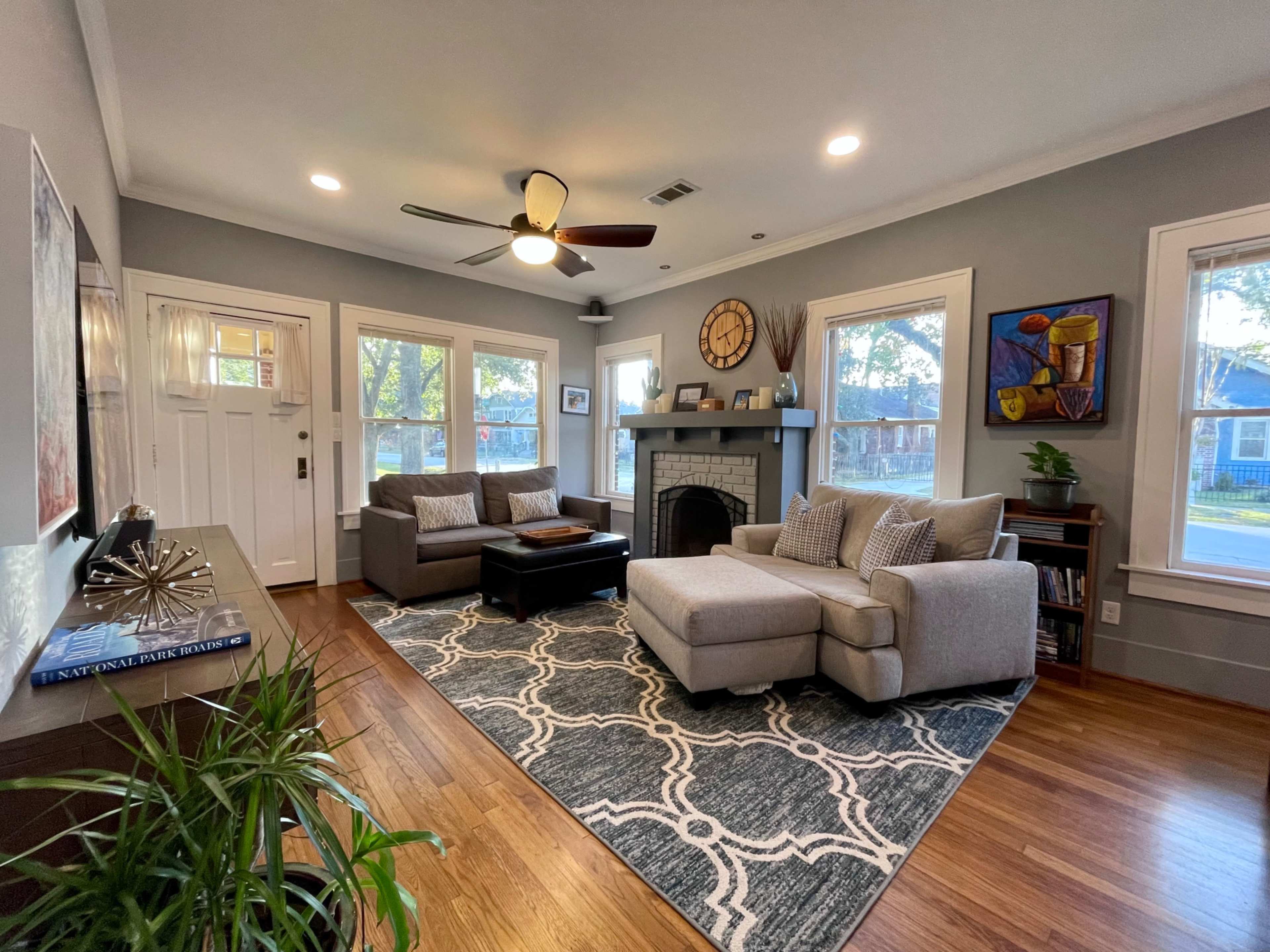 Cozy 100yr old bungalow in quaint neighborhood Image in Woodland Heights, Houston, TX