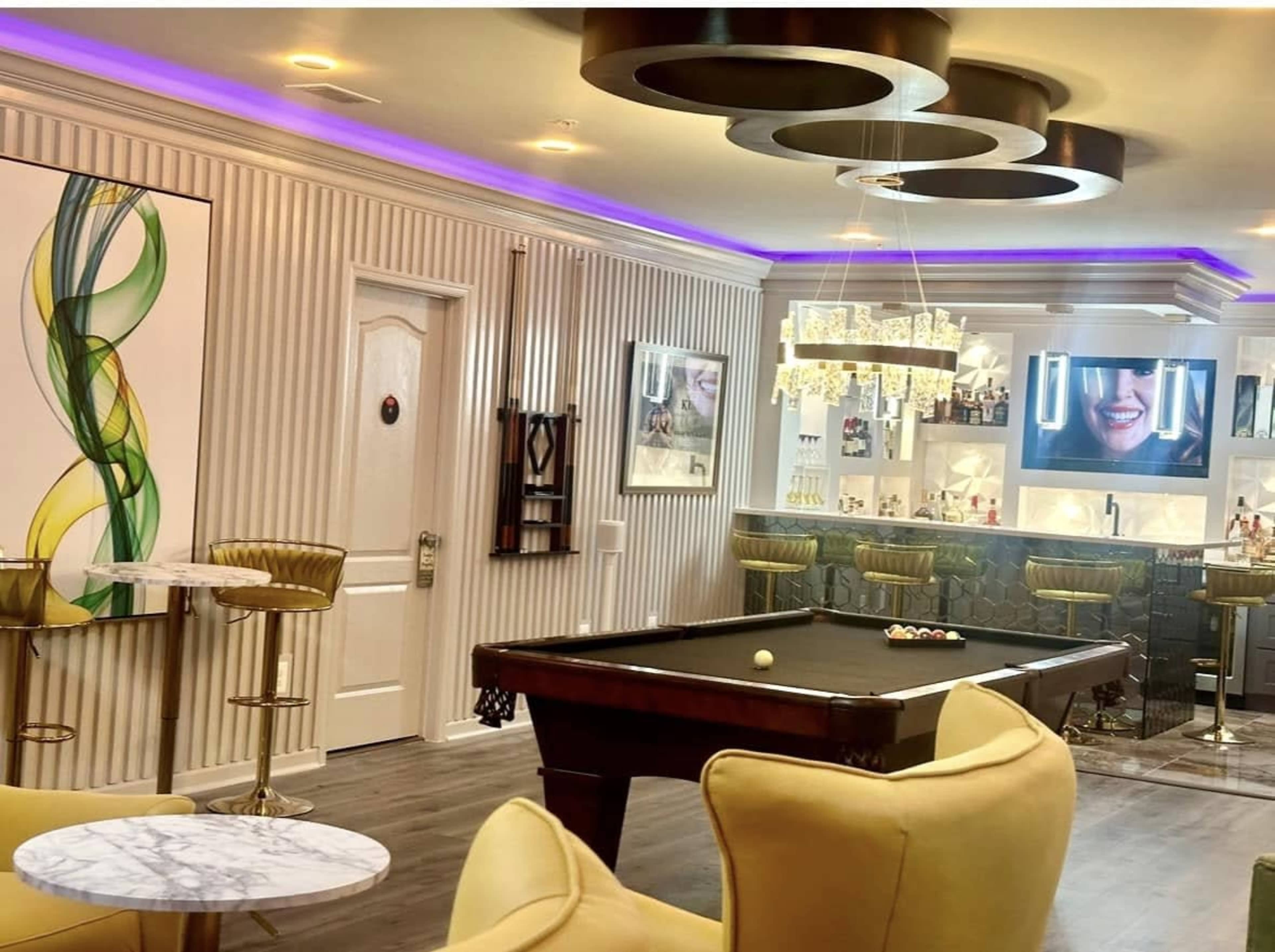 Bold Upscape Lounge & Studio in Quiet Residential Cove Image in Baden, Brandywine, MD