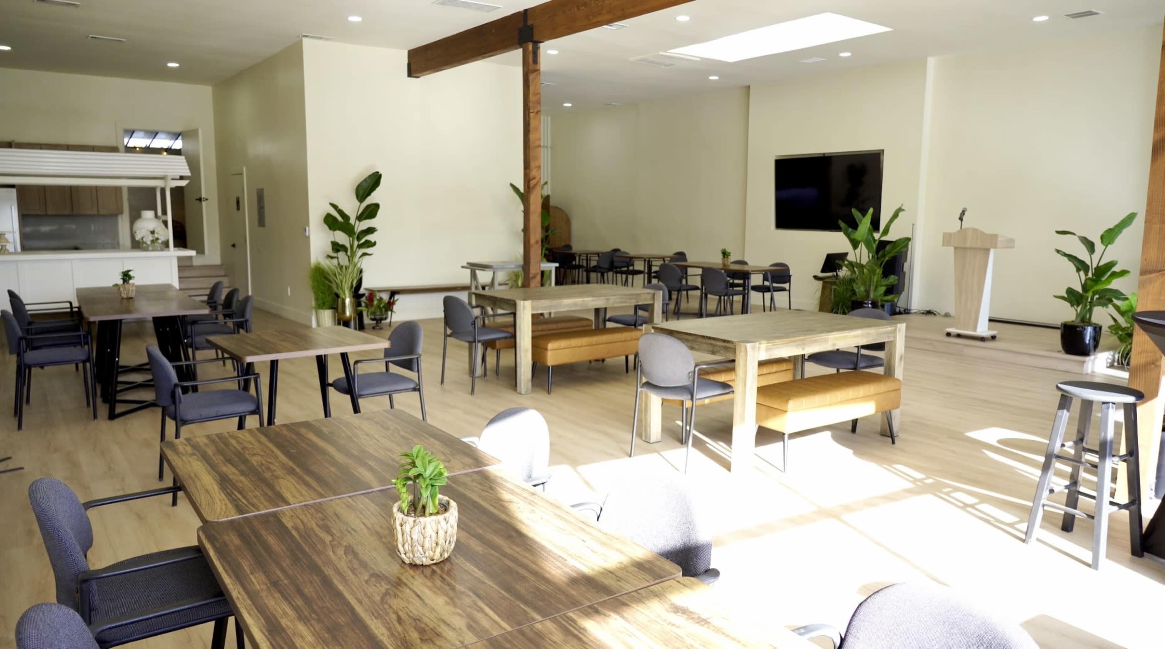 Downtown Creative Indoor Studio for Meetings & Productions Image in Altadena, 409 E Woodbury Rd Altadena, CA 91001, CA