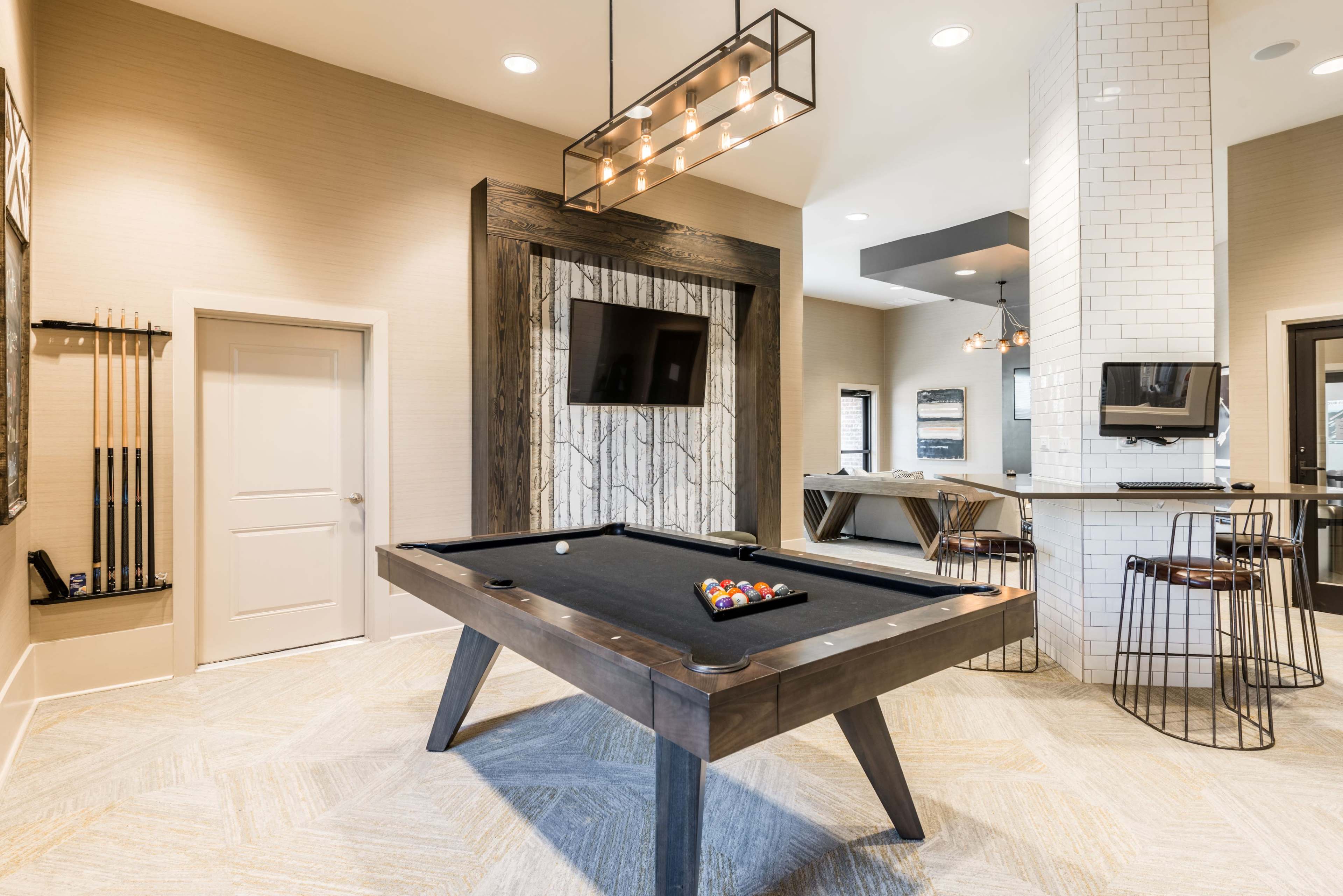 Gorgeous Lounge Space in Morrisville near to RTP and RDU Image in Morrisville, Morrisville, NC