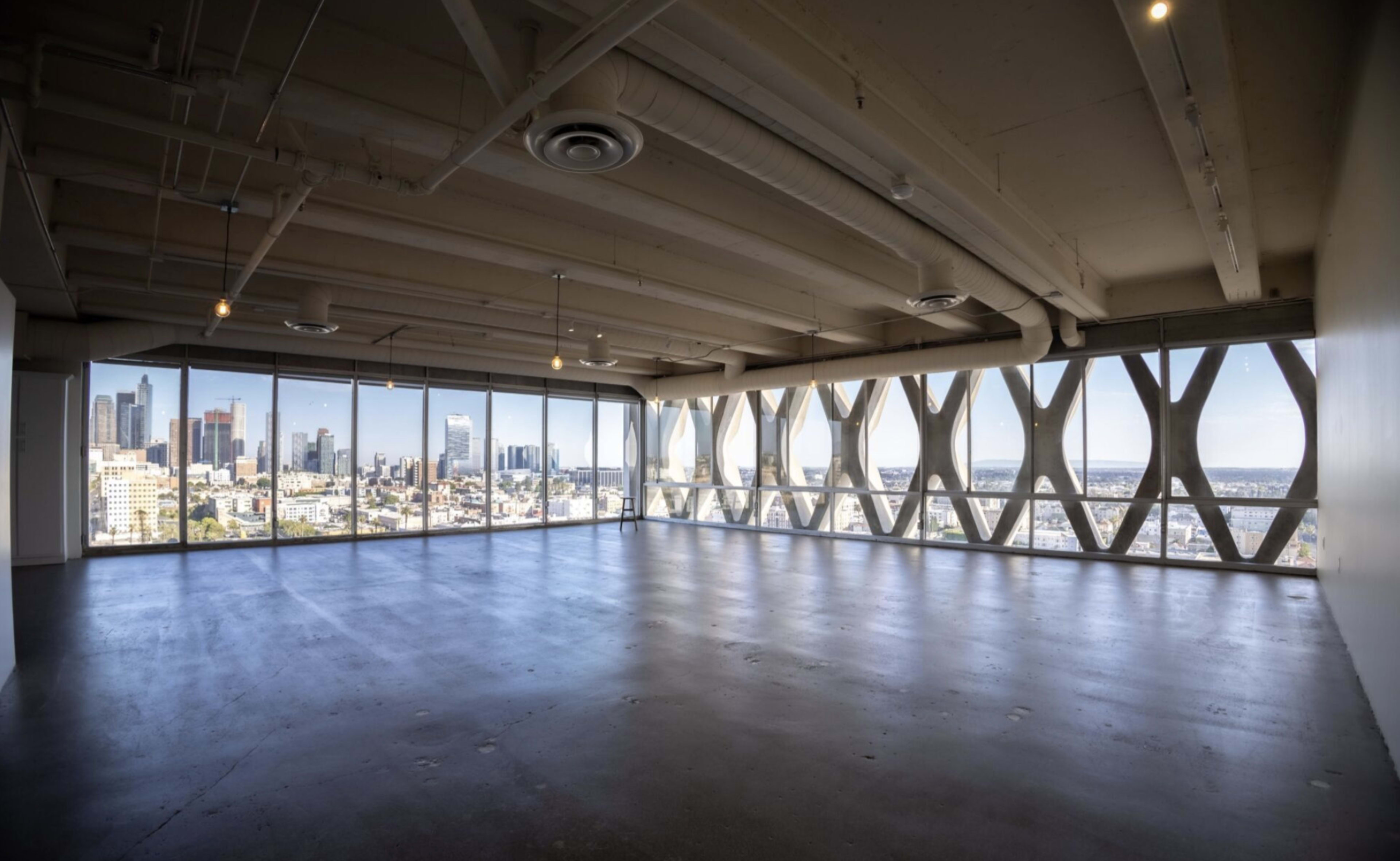 Brutalist Penthouse Loft w/ Flawless Natural Light & Skyline + Lake View Image in Westlake, Los Angeles, CA