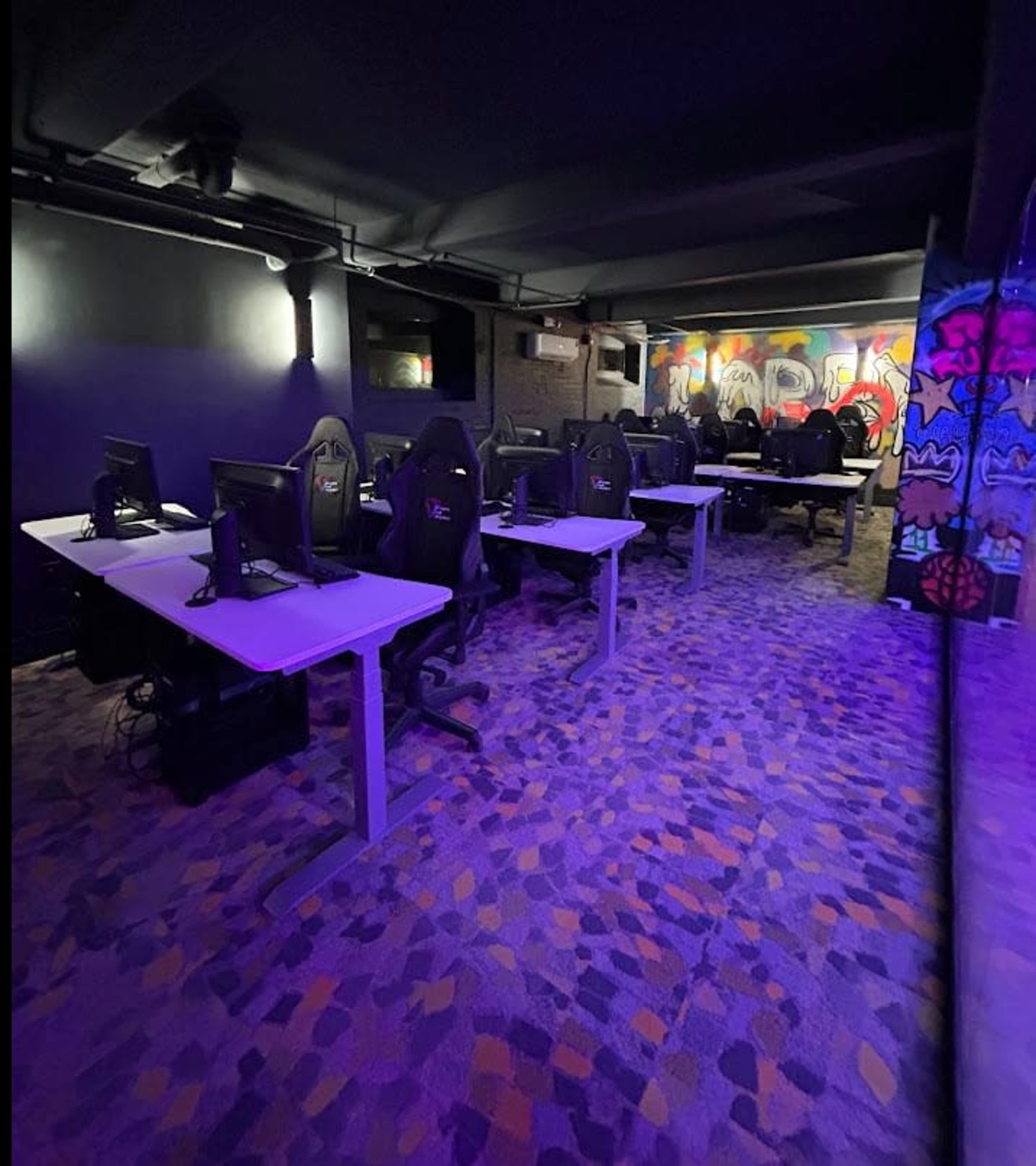 Private classroom with PCs Image in Lakewood, Lakewood, OH