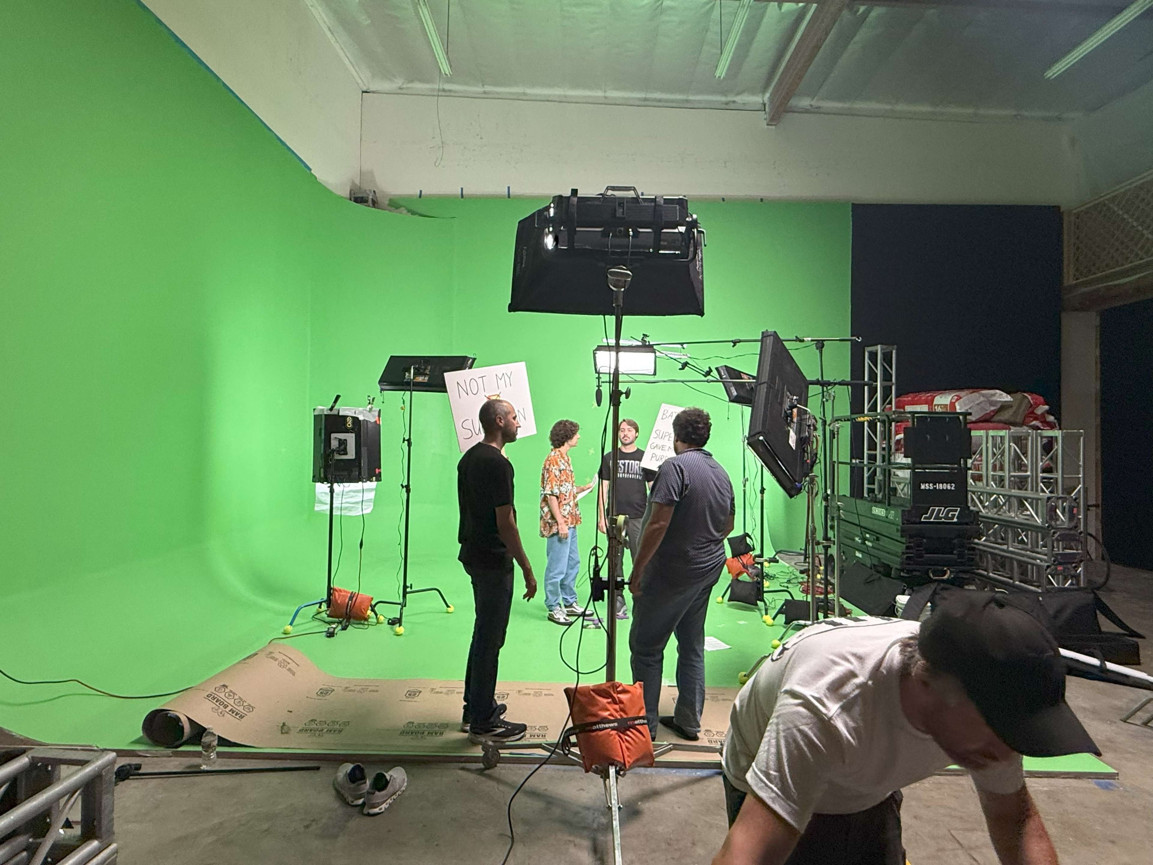 Large Green Screen in the South Bay Image in Pueblo, Torrance, CA