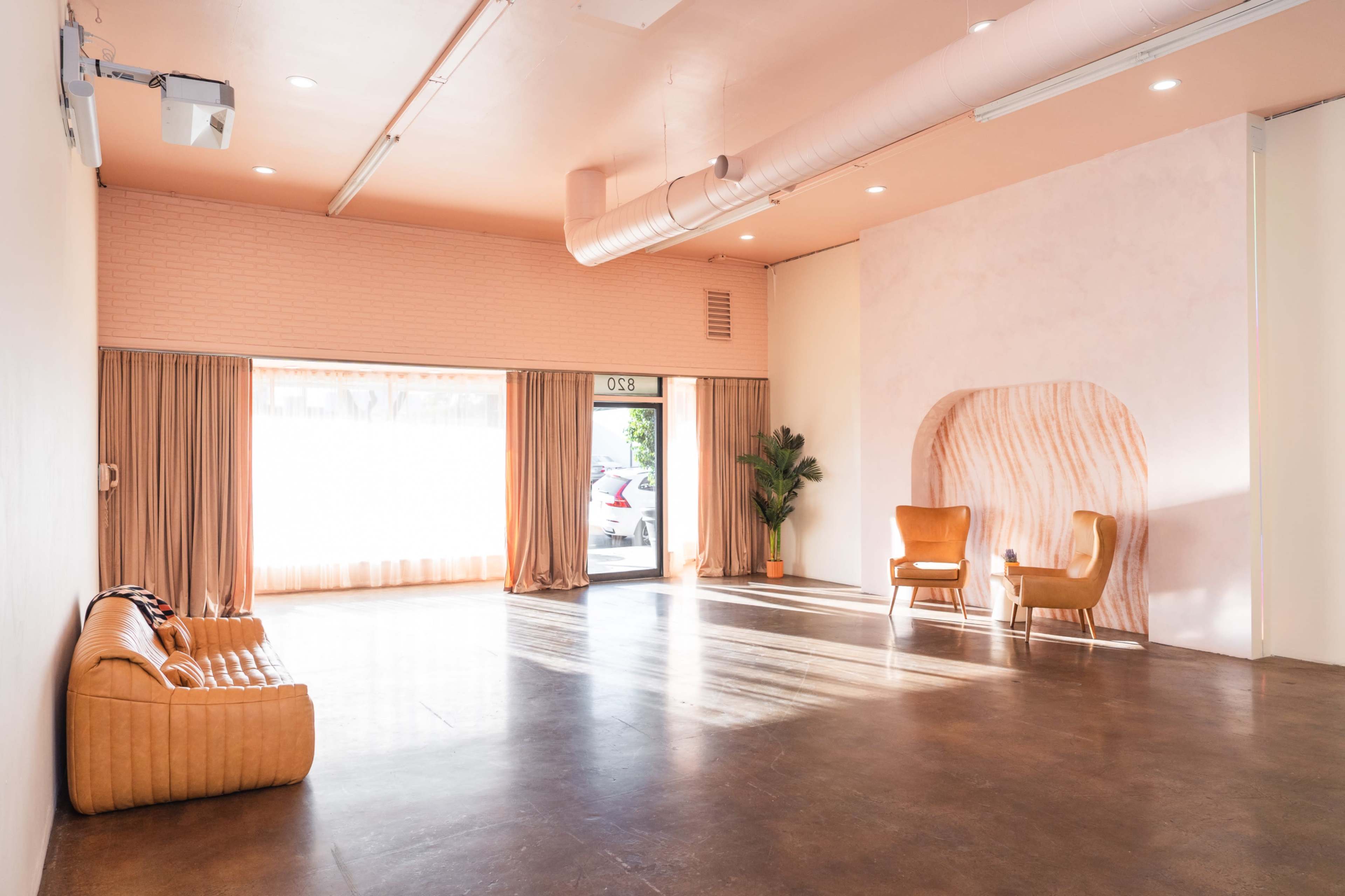 Contemporary Meeting & Event Space, 1,900 sq ft  Near Airport, Warner Bros, Disney, etc Image in Magnolia Park, Burbank, CA