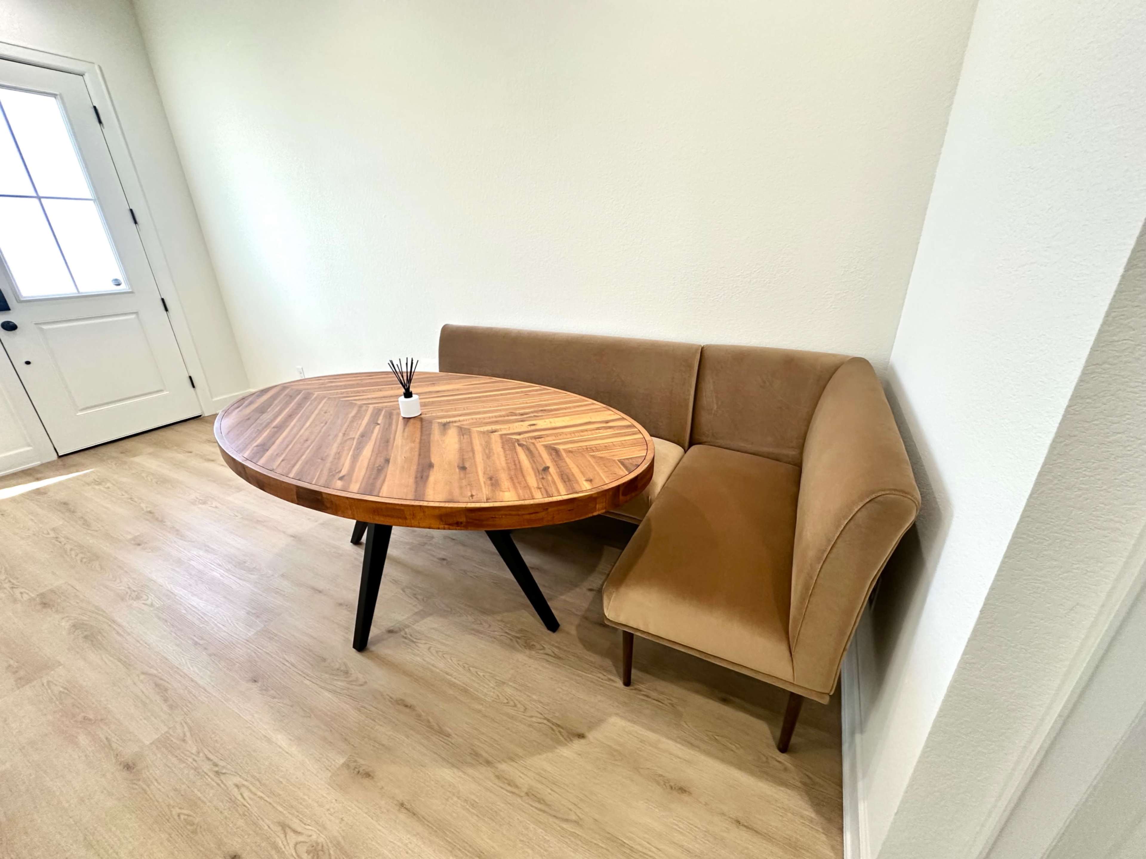 Modern Duplex Apartment Image in Greater Ost / South Union, Houston, TX