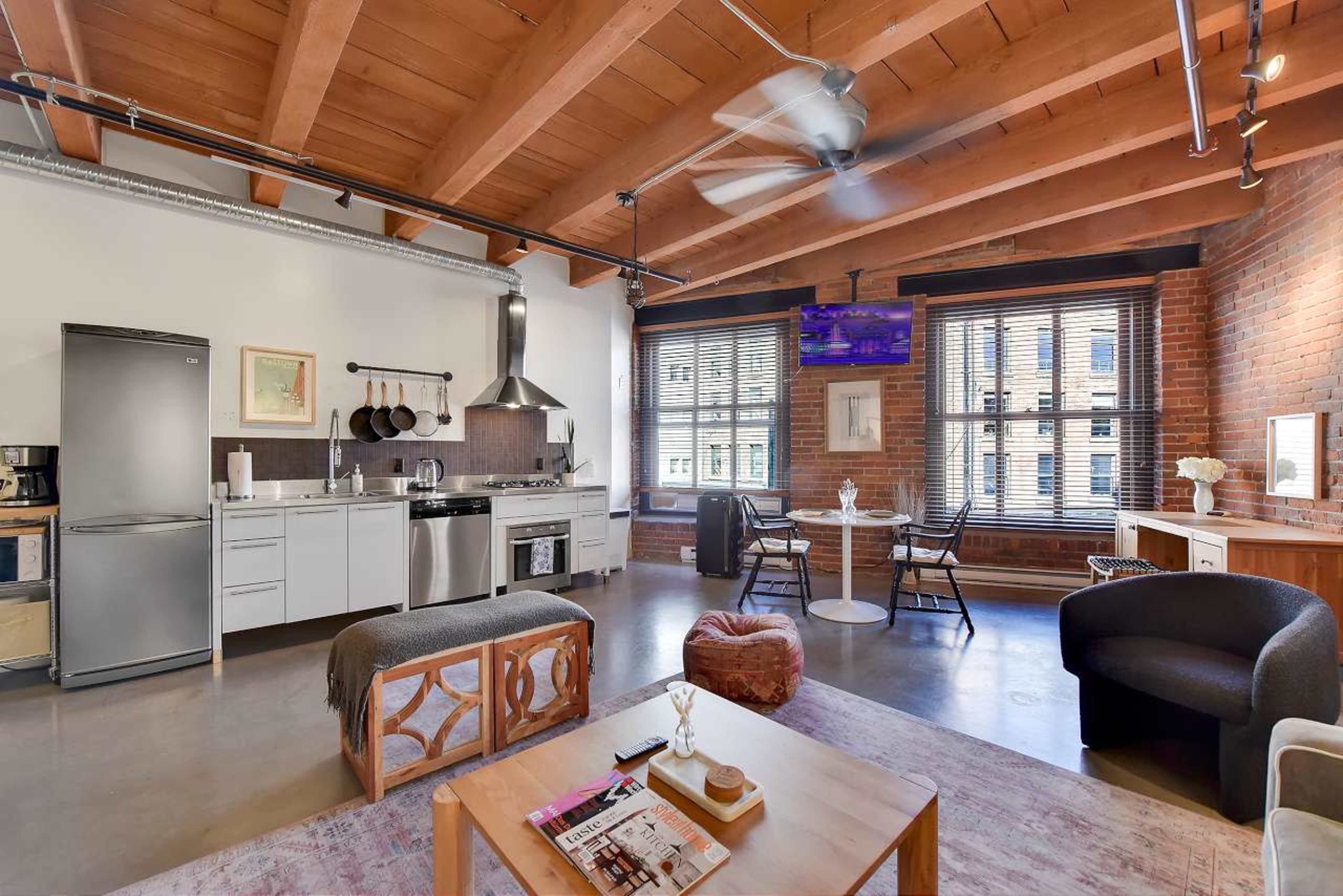 Open Concept Loft in Gastown Image in Downtown Eastside, Vancouver, BC