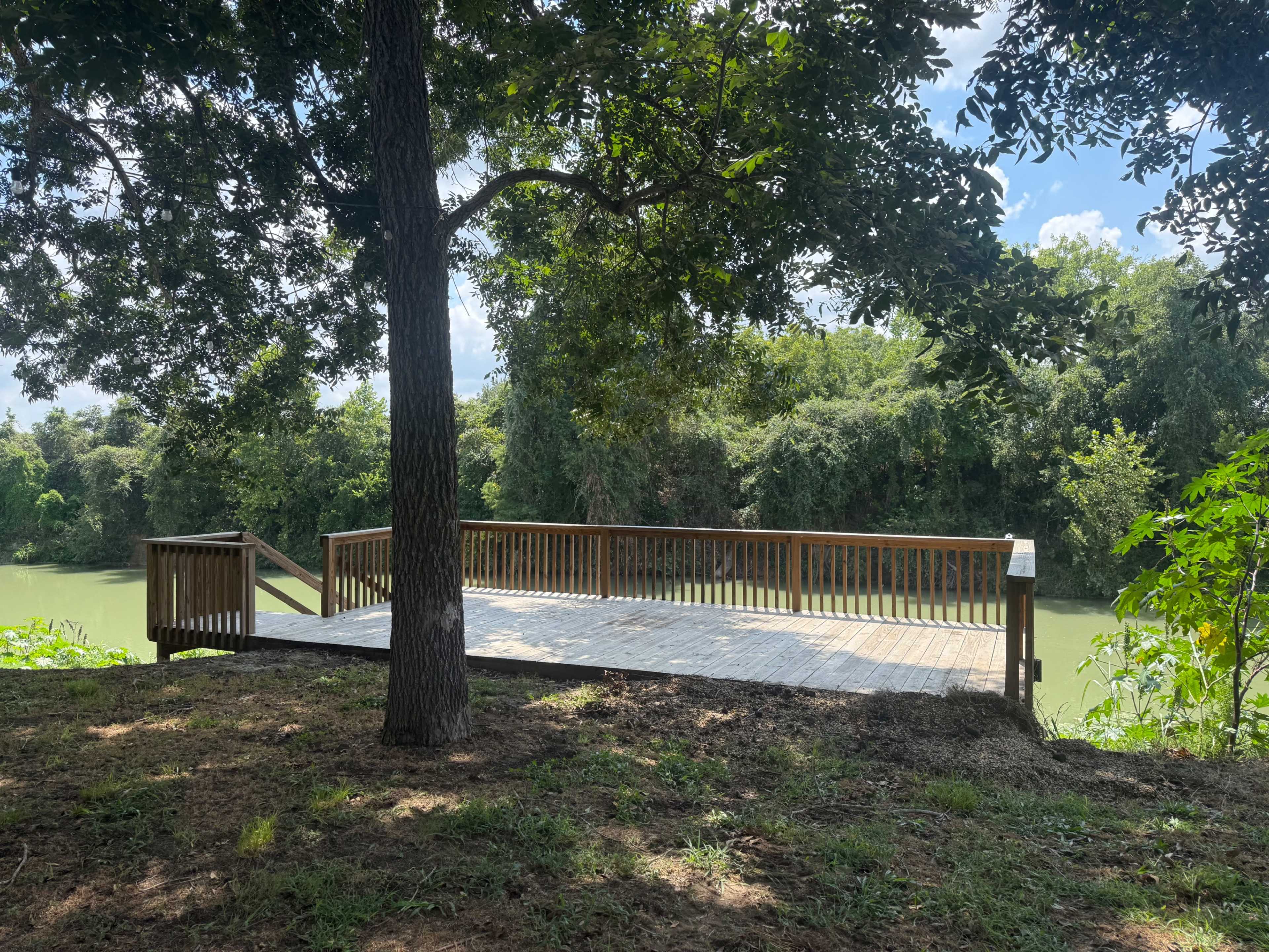 Outdoor river event wedding venue Image in , Gonzales, TX