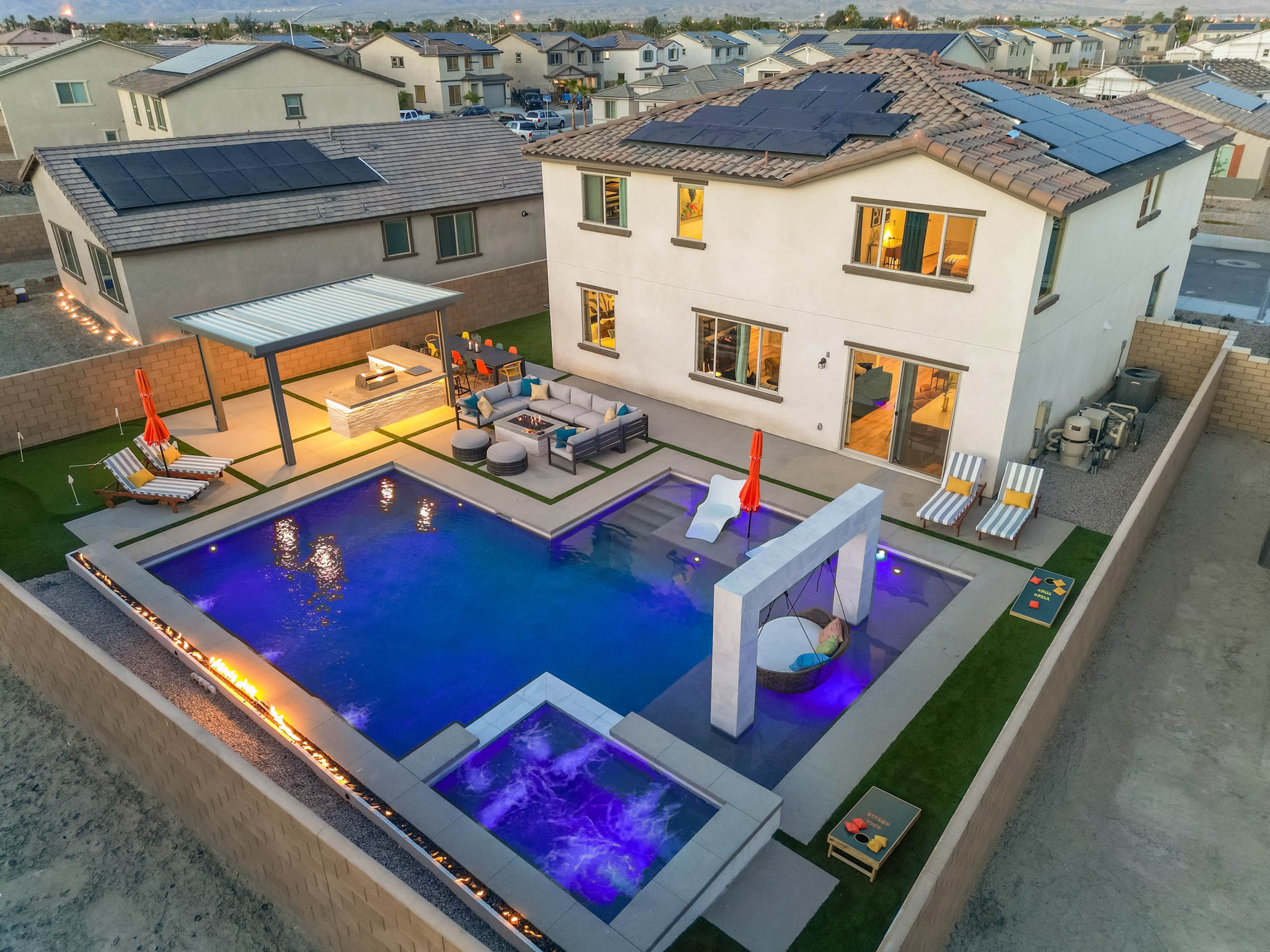 Luxe 7BR Desert Paradise with Resort Pool Image in Coachella, Coachella, CA