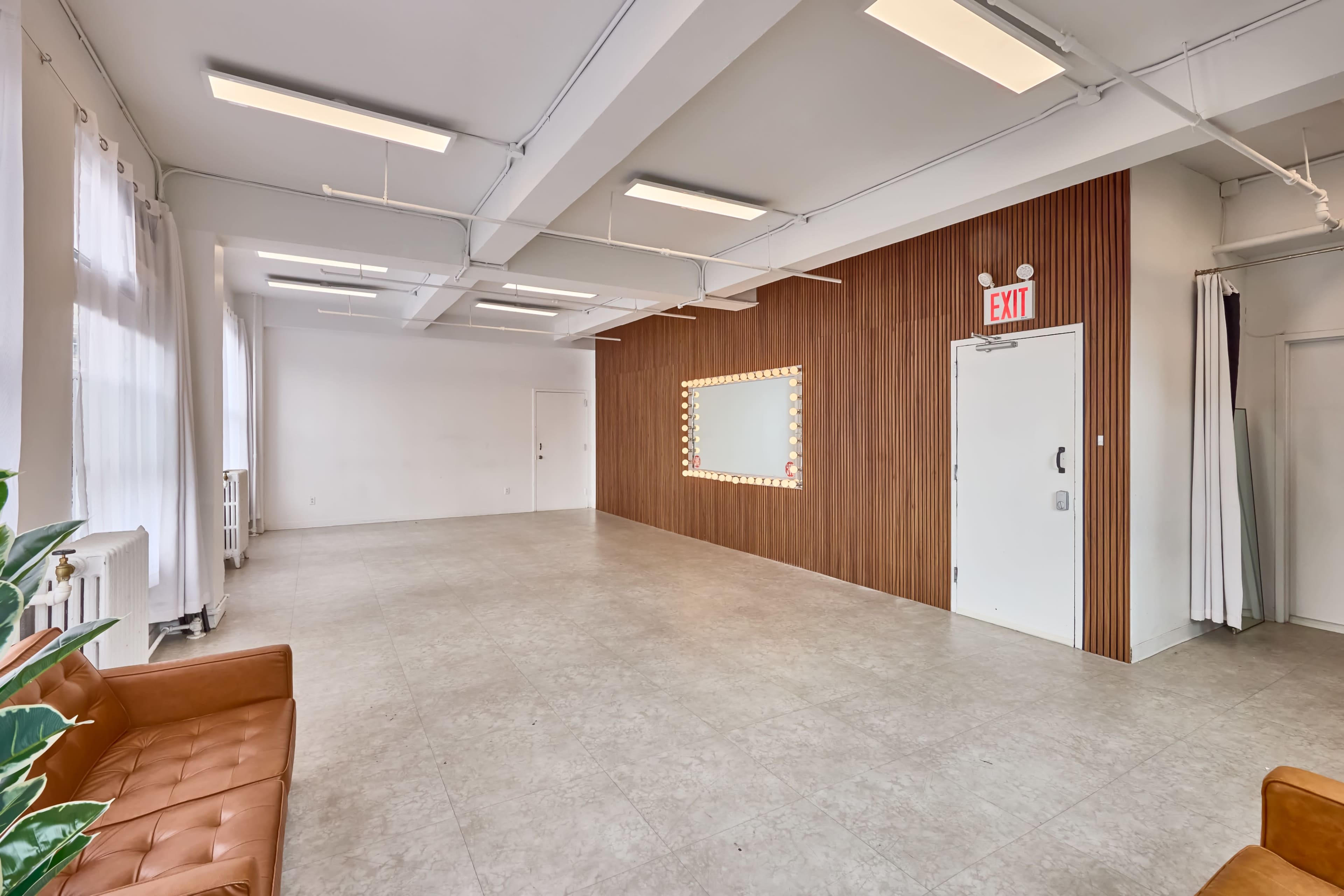 23A NYC Photo Studio Free Equipment Image in Midtown Manhattan, New York, NY