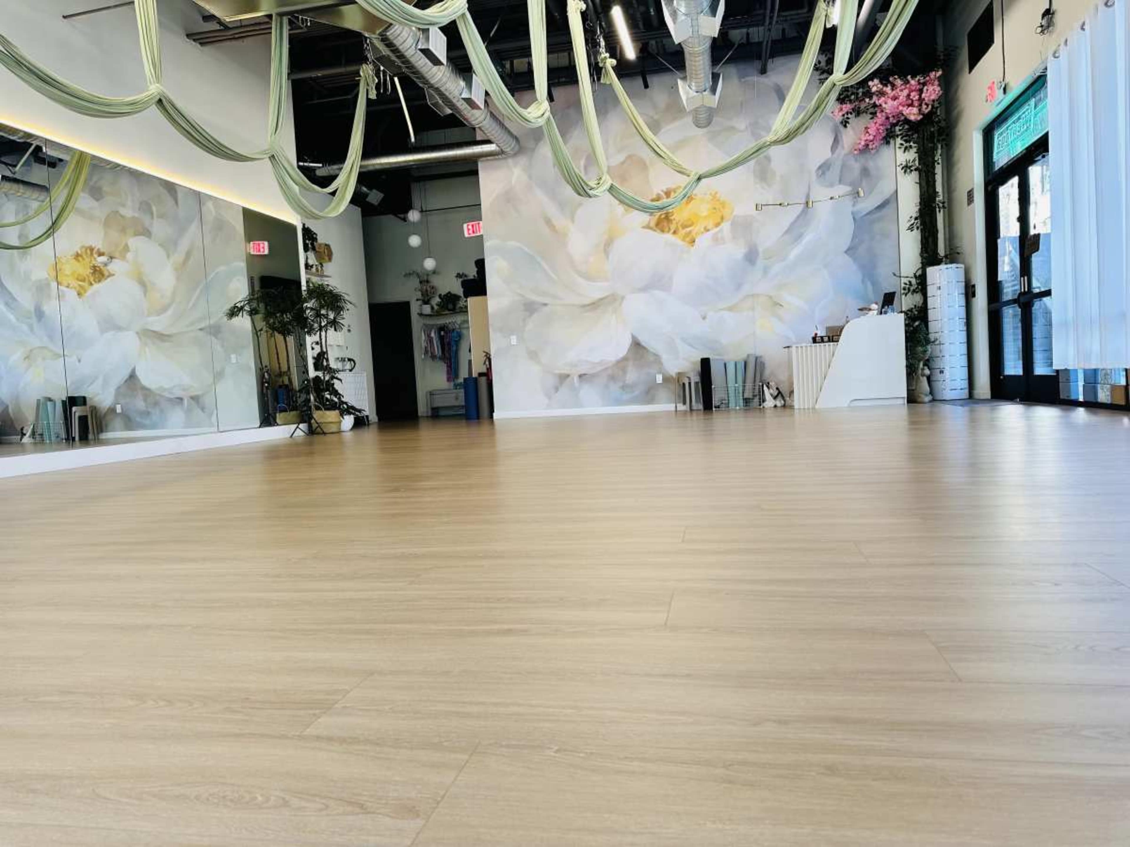 Bright and vibrant new space nearby Sunnyvale Image in Sunnyvale West, Sunnyvale, CA