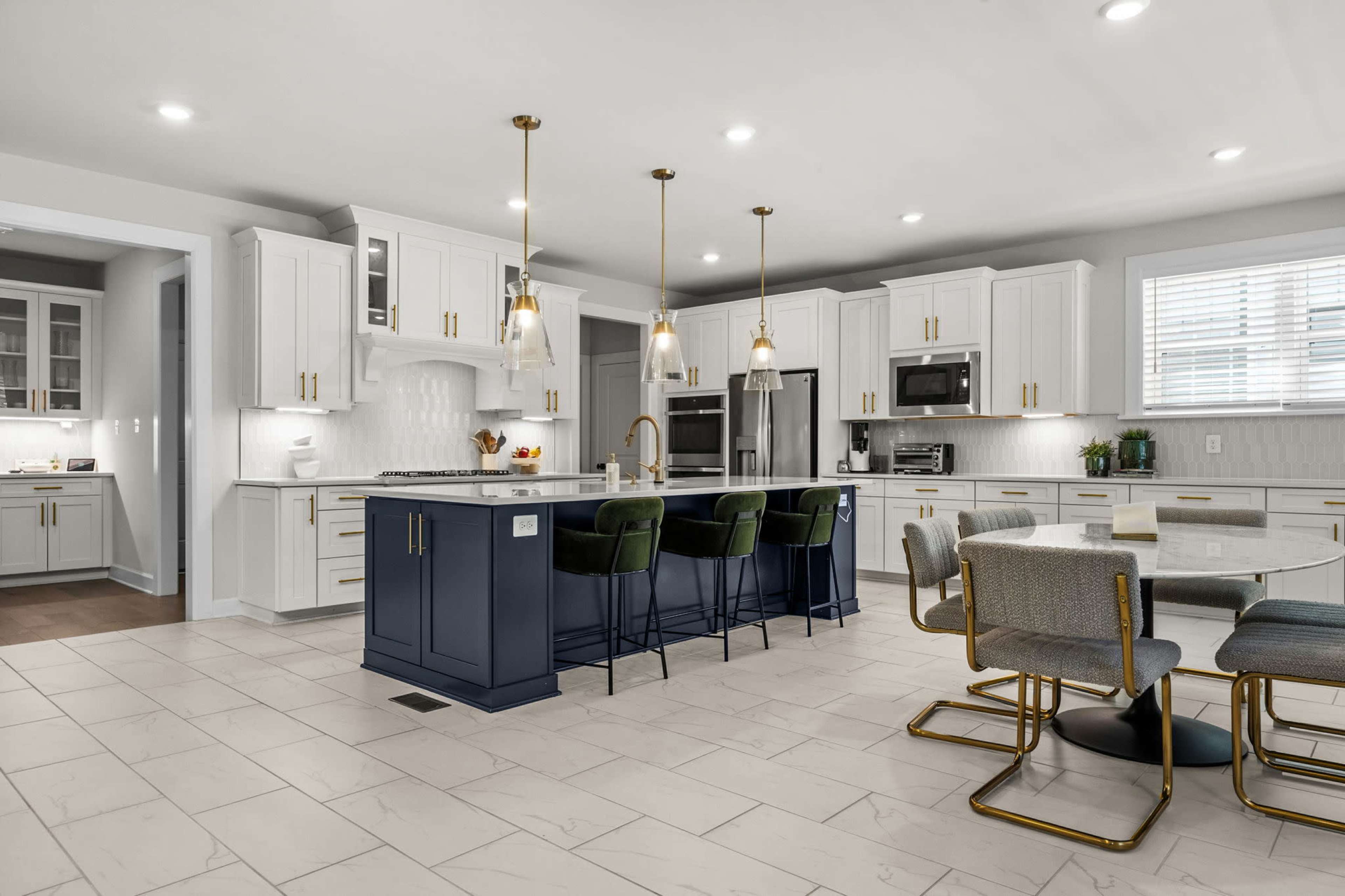 Modern and Fresh Suburban Home Image in Newtown Township, Newtown, PA