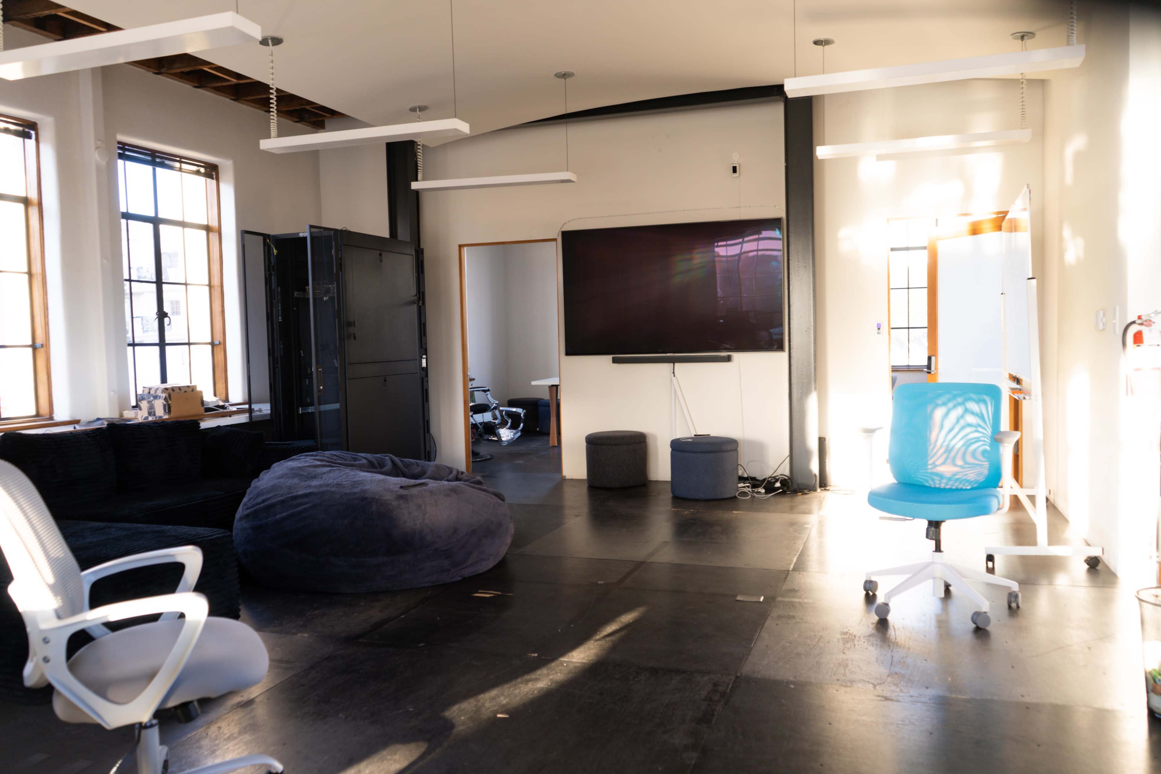 Bright Office Suite for Meetings & Workshops (City Views) Image in Downtown, Santa Monica, CA