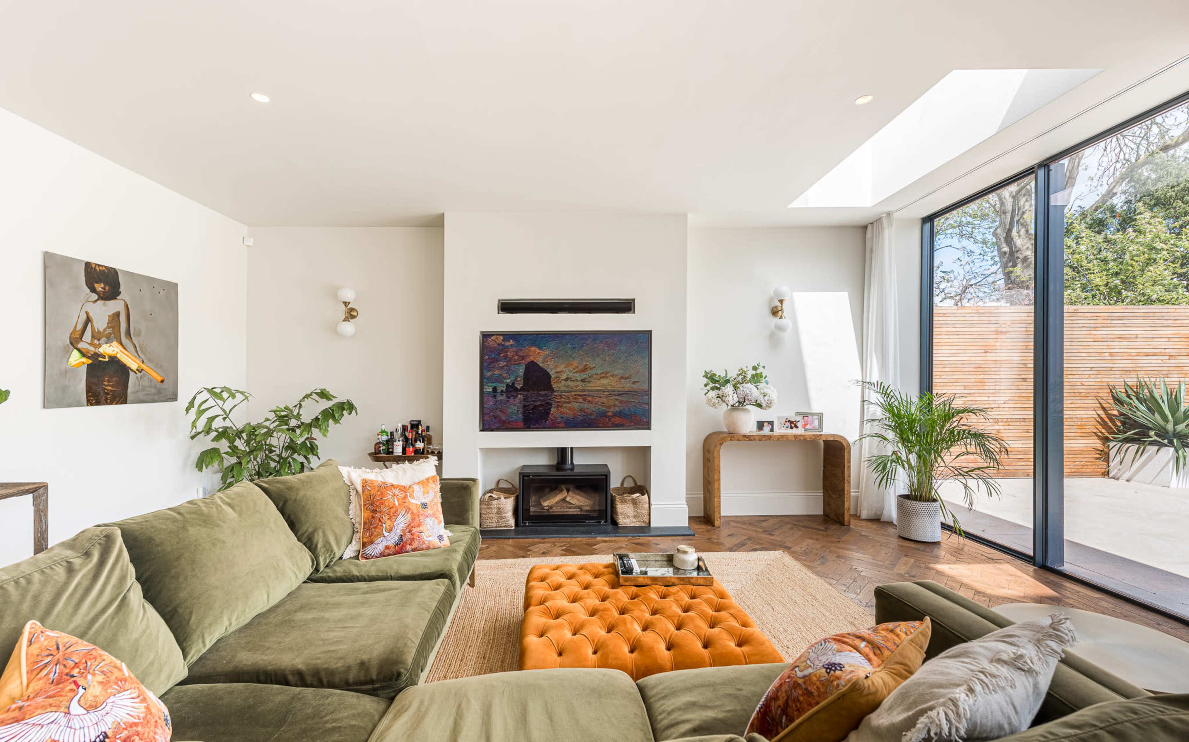 Langham Location House in Teddington with Double-Height Kitchen and Balcony Image in Teddington, London, ENG
