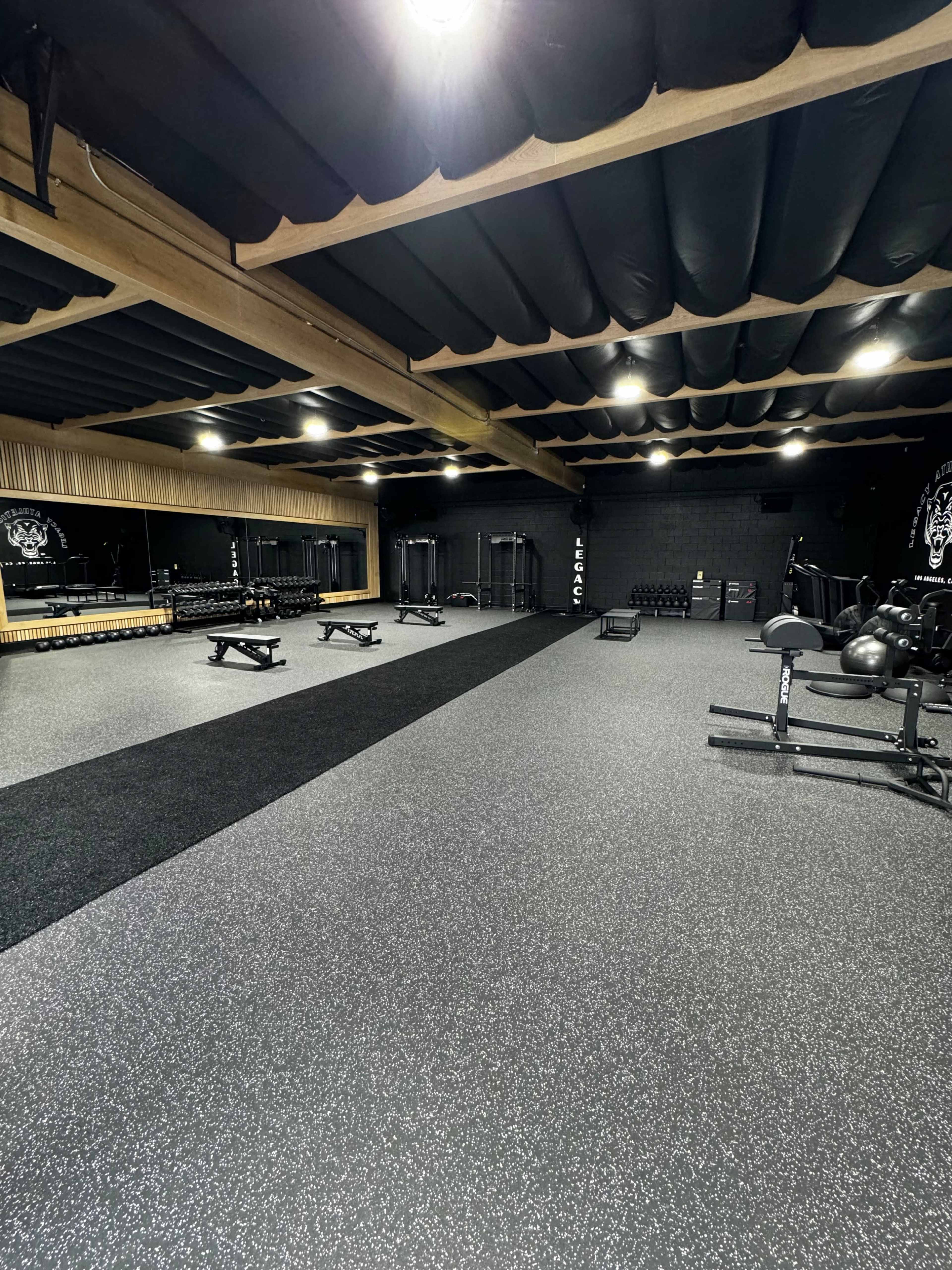 Ascetically pleasing gym with the perfect look for your content needs! Image in Valley Glen, North Hollywood, CA