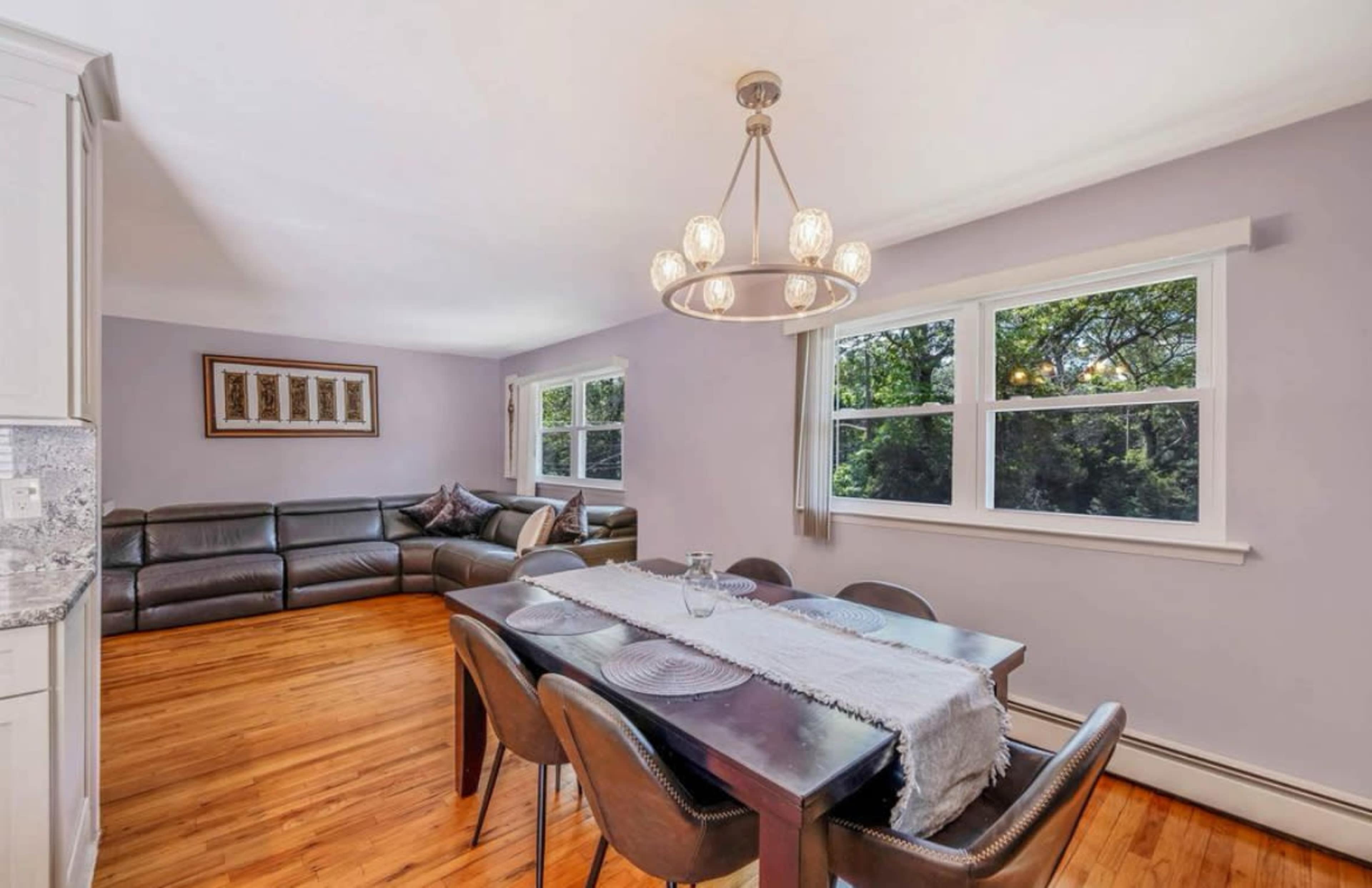 Modern Retreat Image in Huntington, West Hills, NY