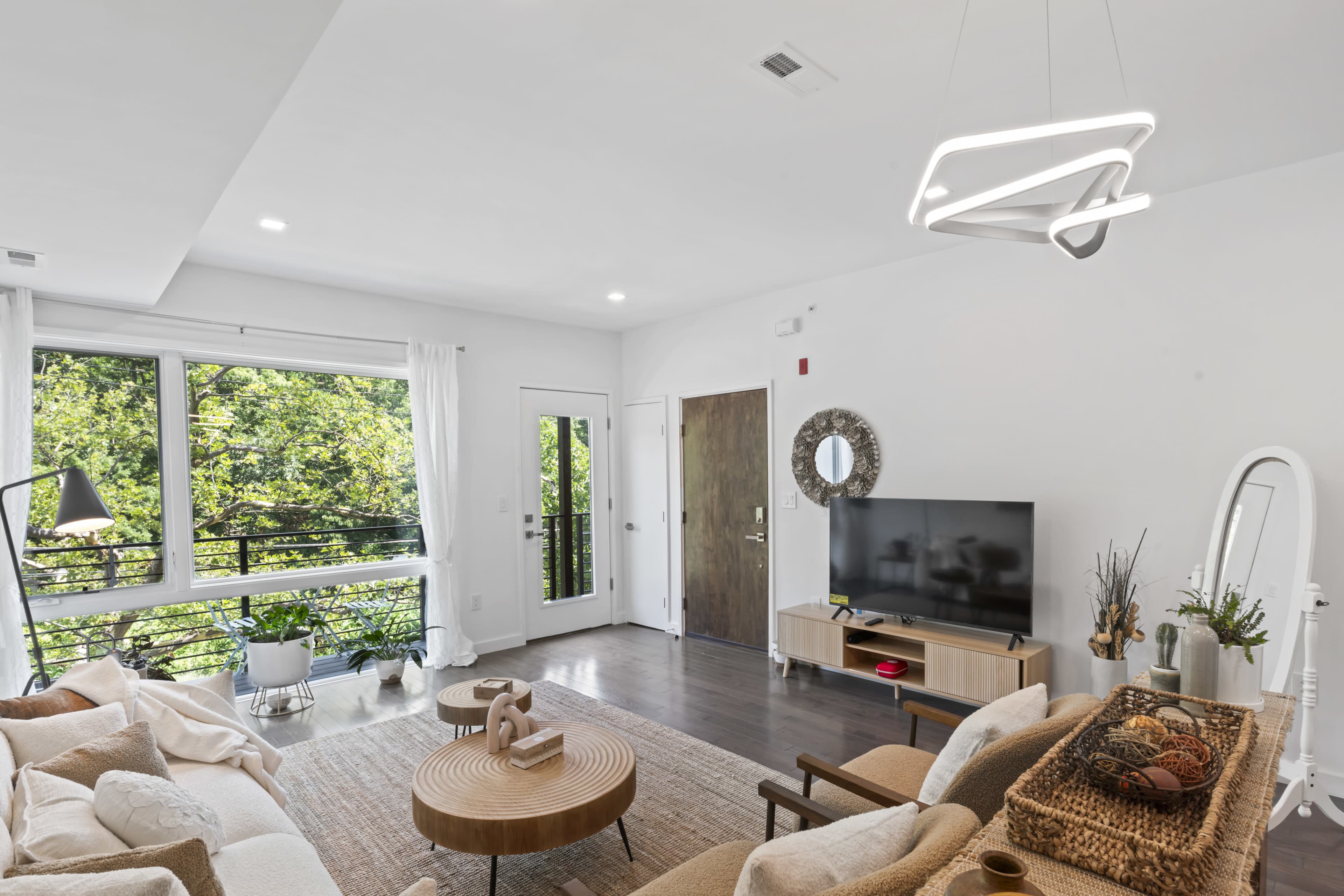Fully furnished 3-bedroom apartment ideal for filming. Features stylish modern decor, natural light, spacious living areas, and a functional kitchen. Versatile layout perfect for a variety of scenes. Ready for cast and crew use. Image in Northeast Washington, Washington, DC
