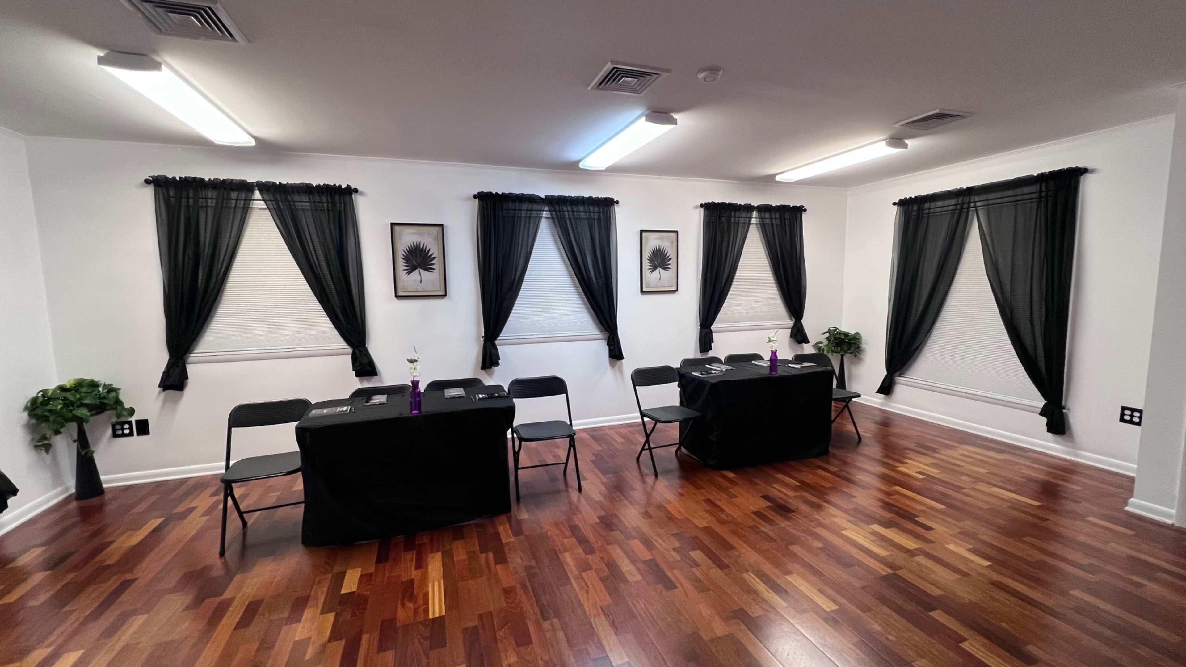 Urban Suburban Natural Light Garden View Image in Penbrook, Penbrook, PA