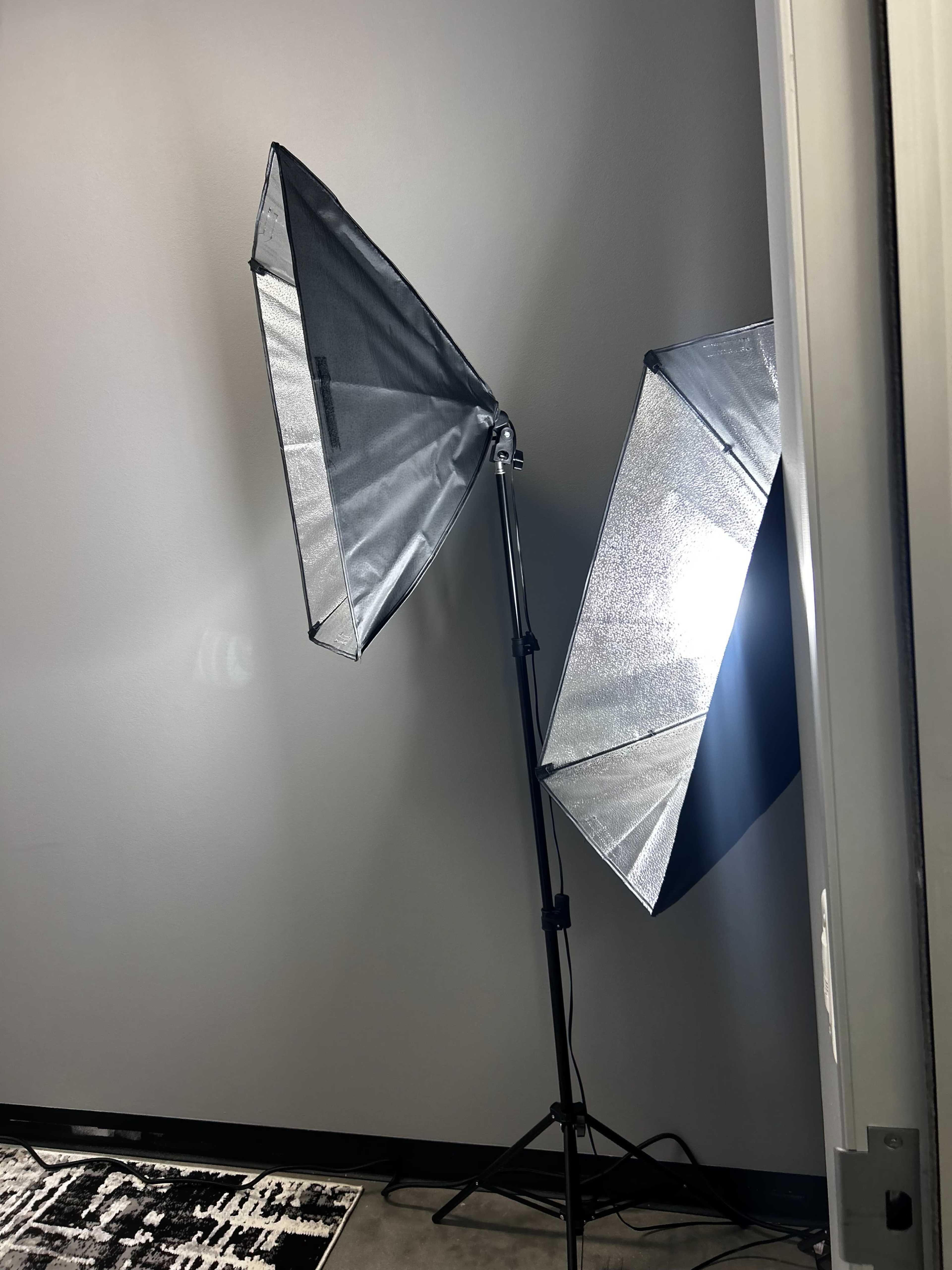 Modern Style Intimate Podcast Room Image in Valley View, SAN BERNARDINO, CA